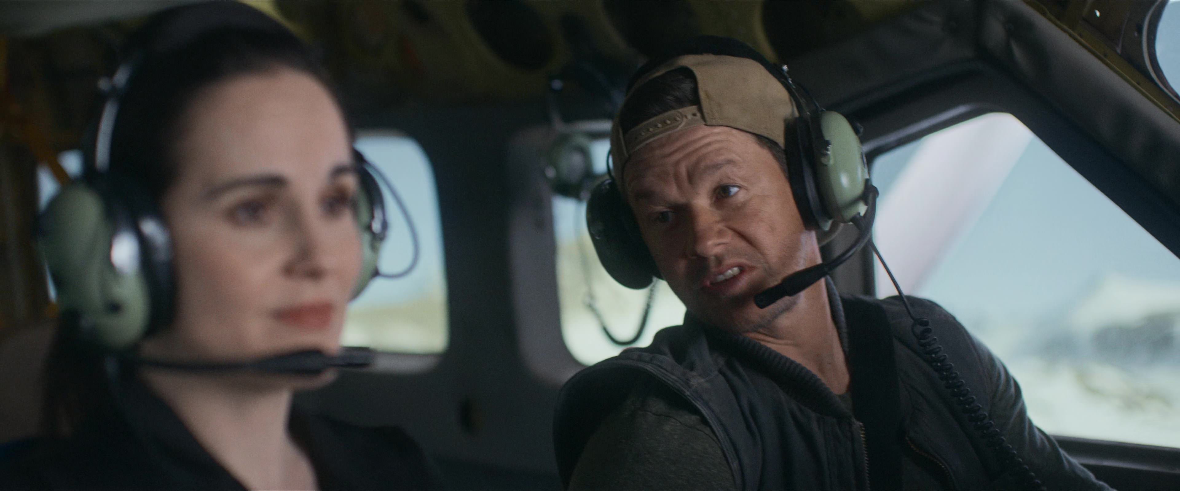 Flight Risk (2025) [4K] screencap 1899