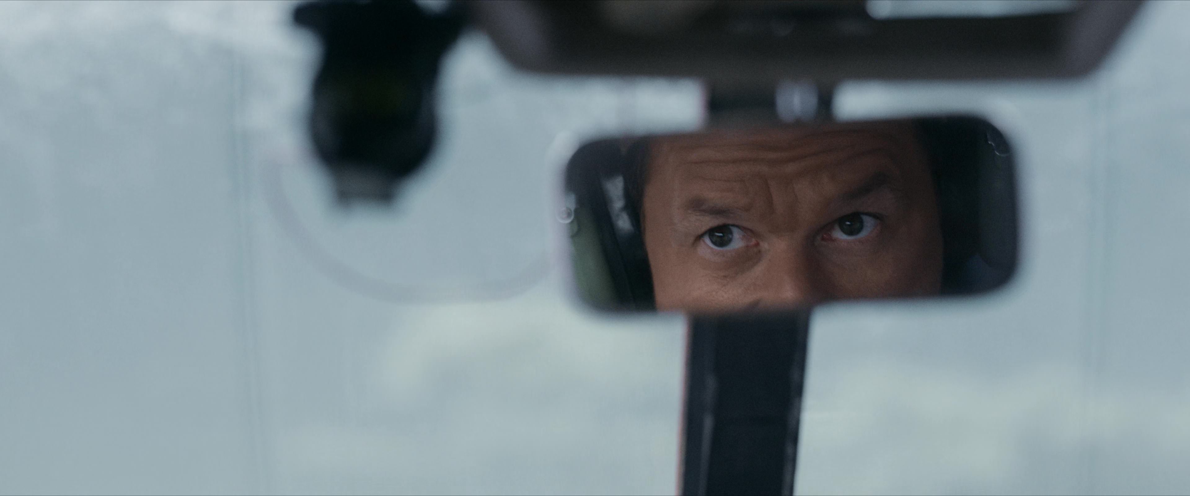 Flight Risk (2025) [4K] screencap 2037