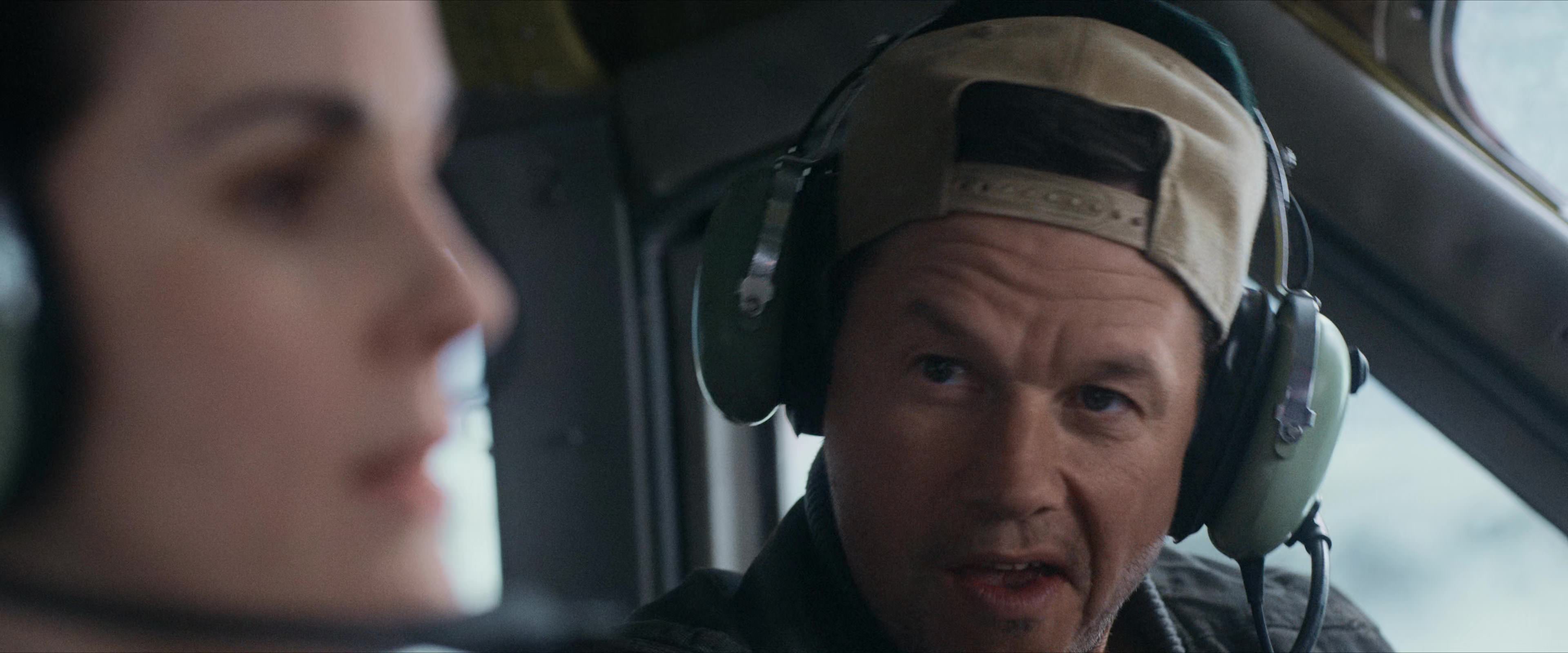 Flight Risk (2025) [4K] screencap 2139
