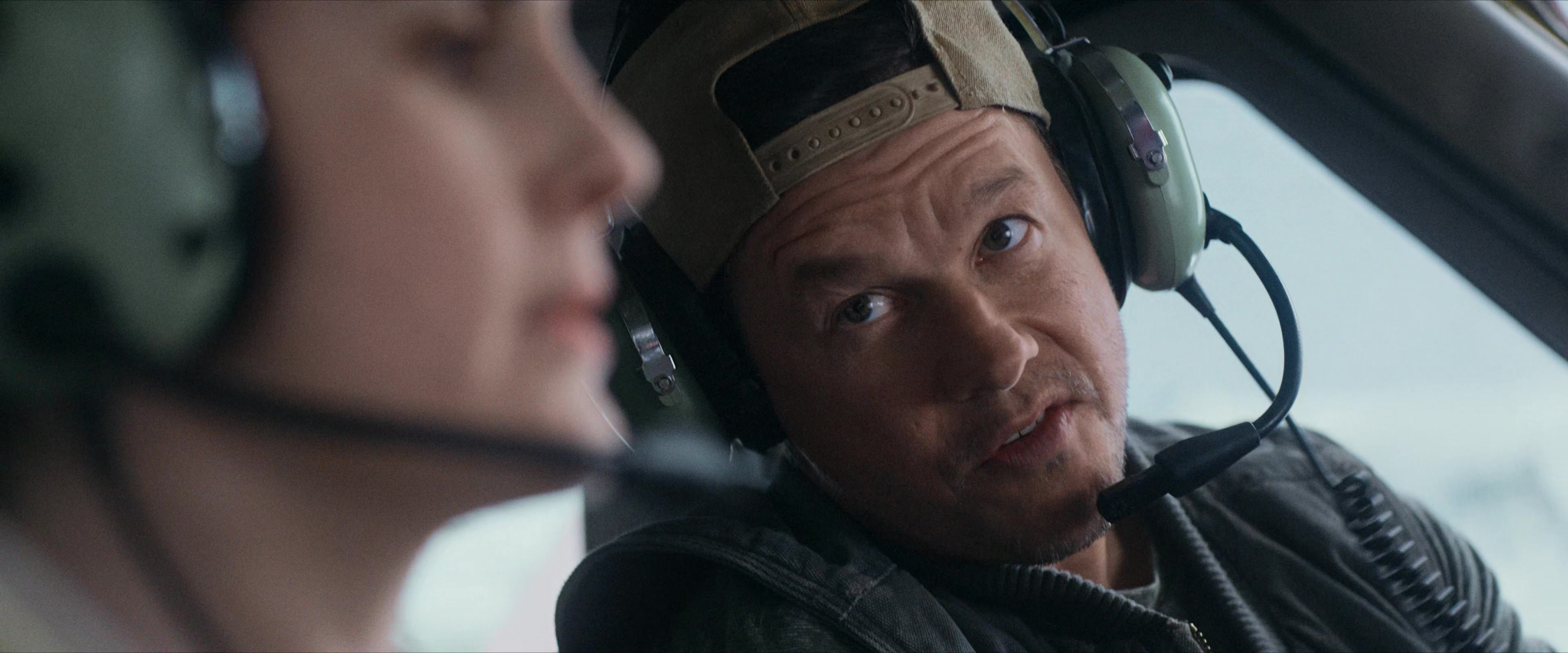 Flight Risk (2025) [4K] screencap 2142