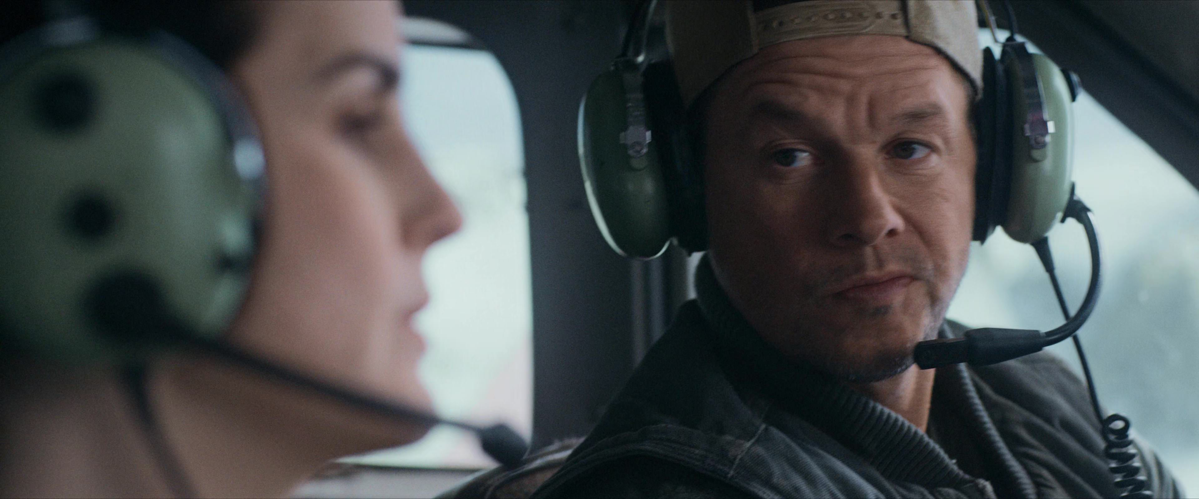 Flight Risk (2025) [4K] screencap 2151