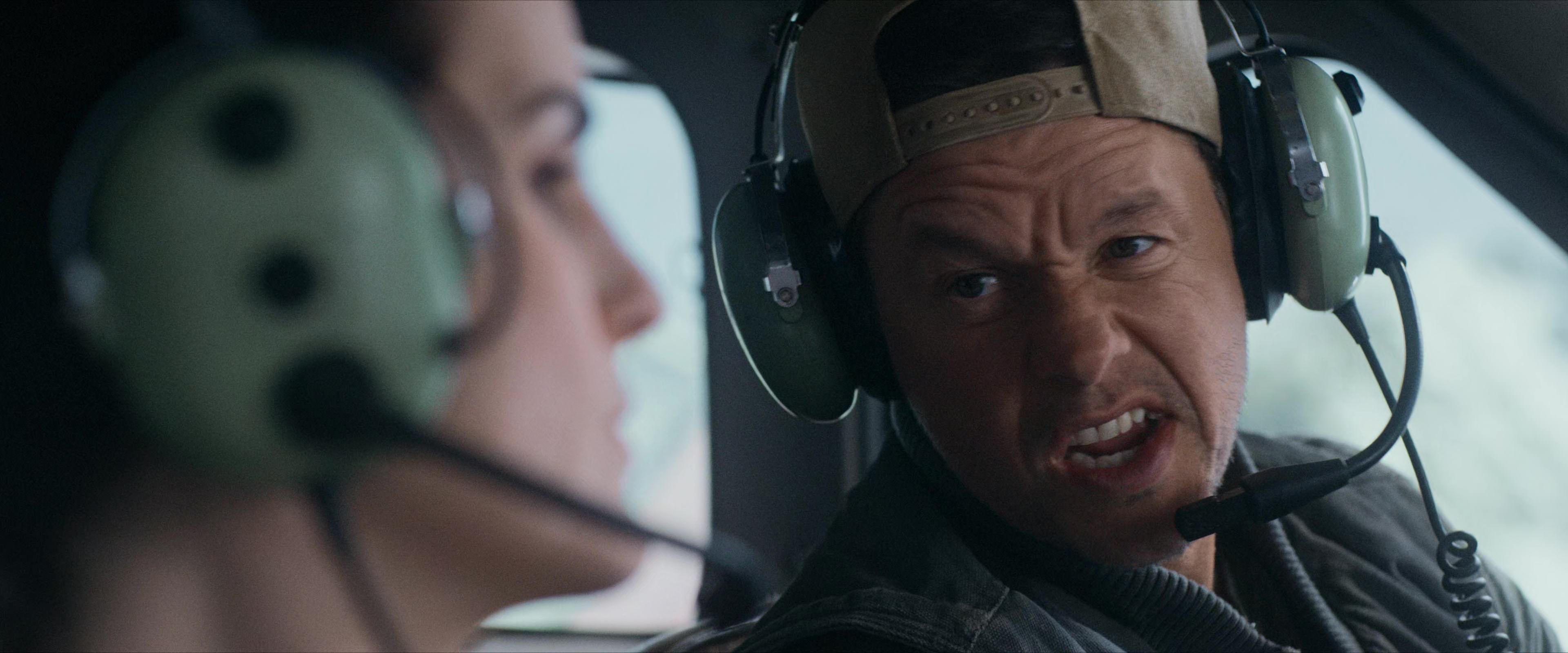 Flight Risk (2025) [4K] screencap 2157