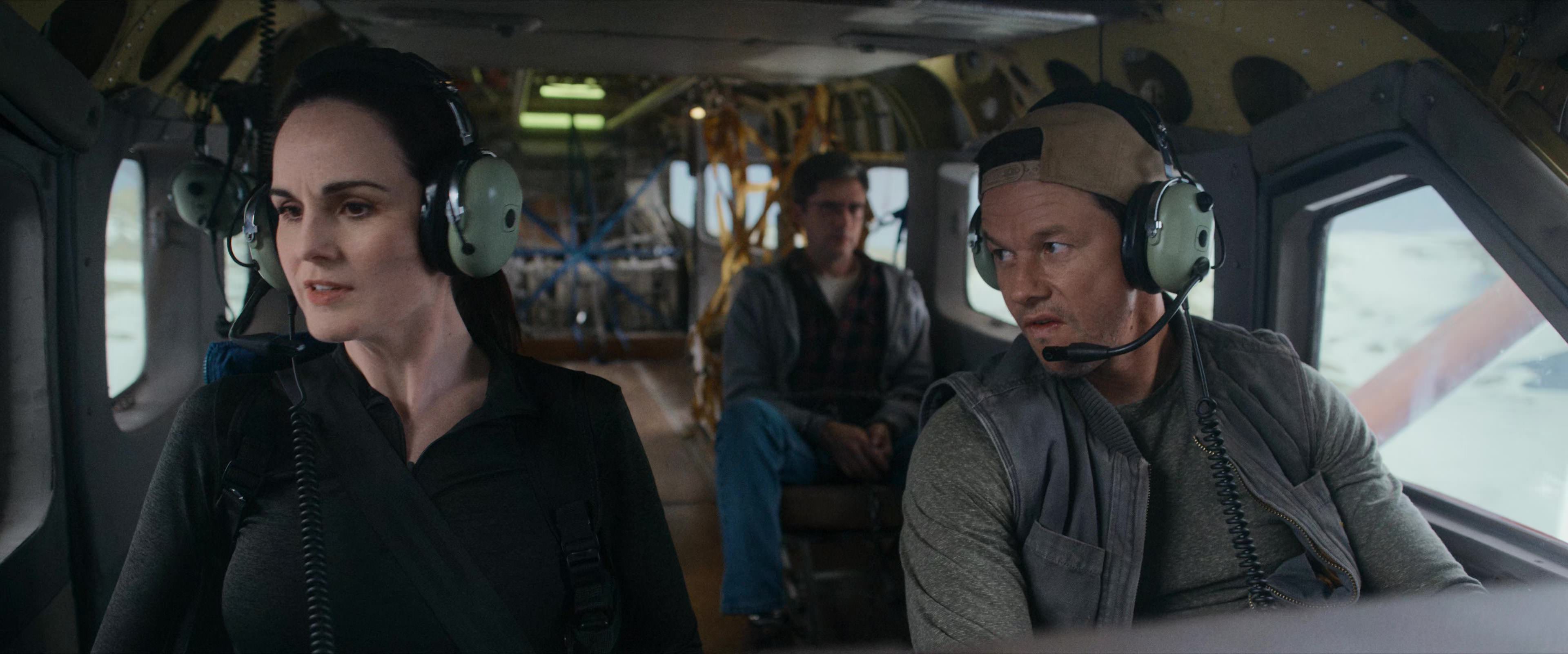 Flight Risk (2025) [4K] HD screenshot 2171