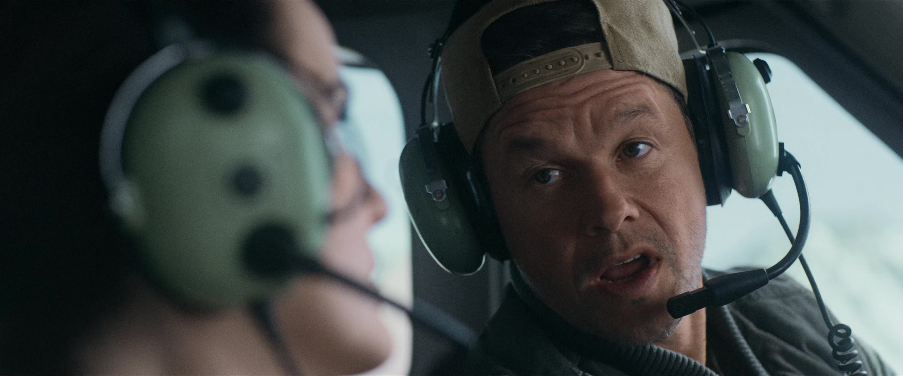 Flight Risk (2025) [4K] screencap 2181