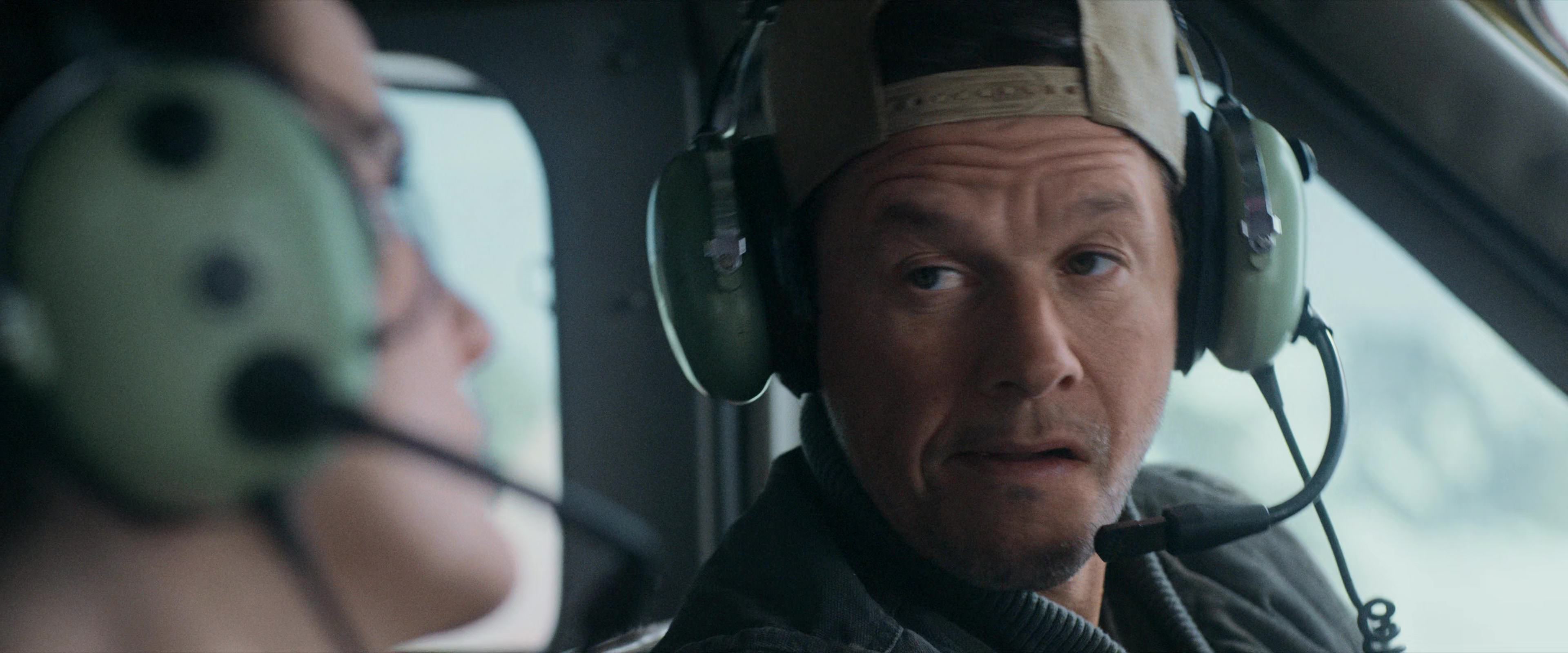 Flight Risk (2025) [4K] screencap 2232