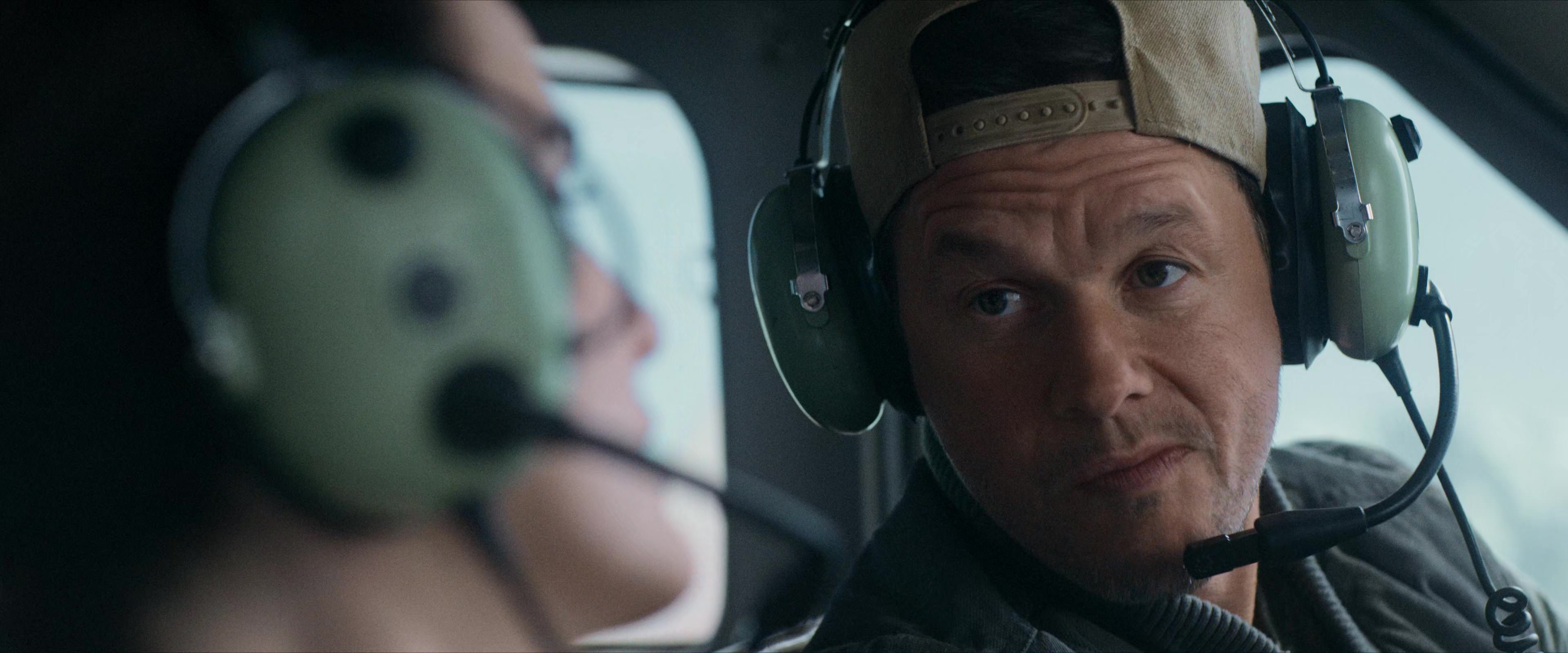 Flight Risk (2025) [4K] screencap 2238
