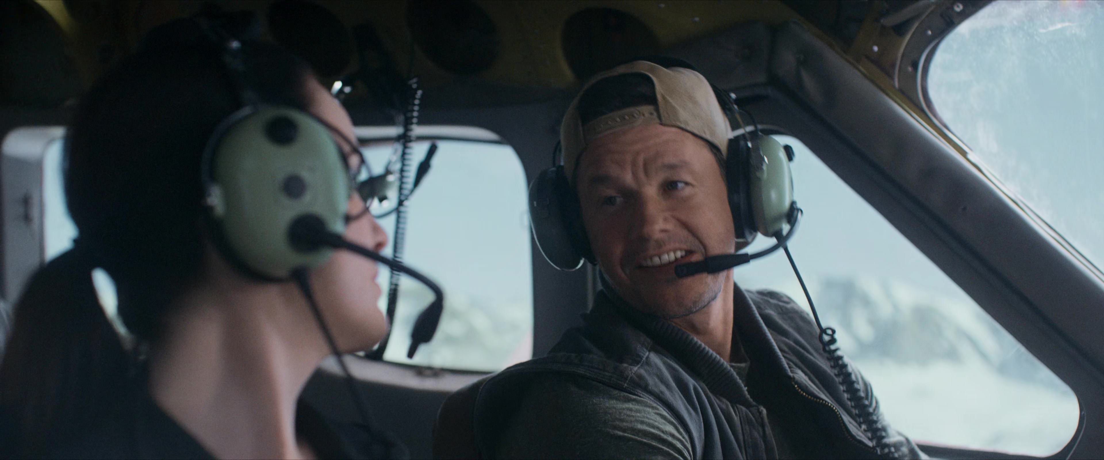 Flight Risk (2025) [4K] HD screenshot 2249
