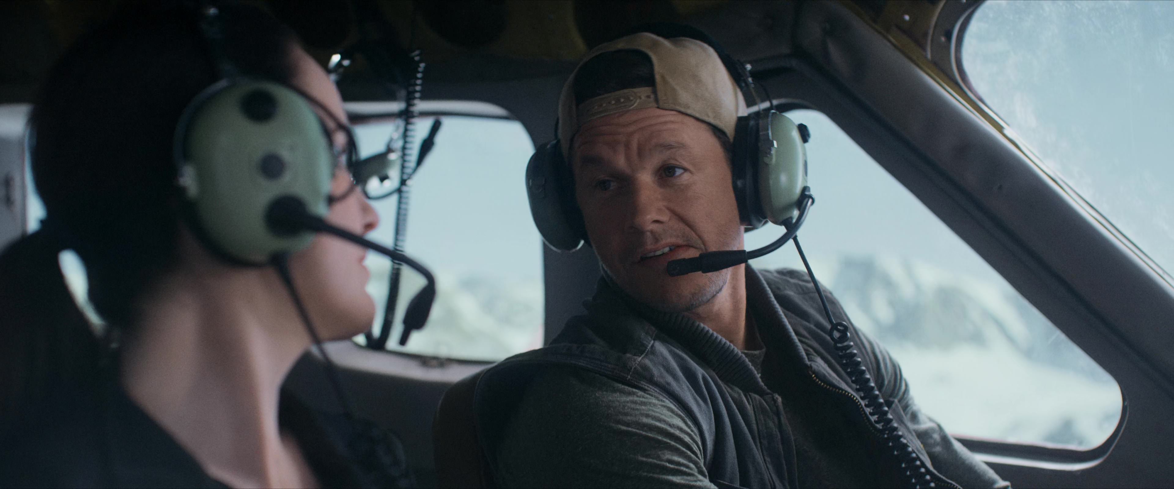Flight Risk (2025) [4K] screencap 2253