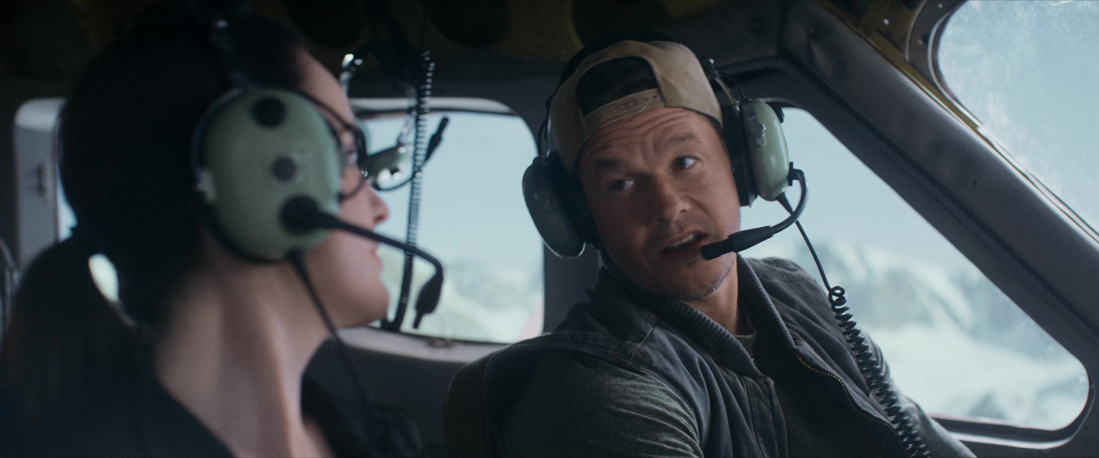 Flight Risk (2025) [4K] HD screenshot 2255