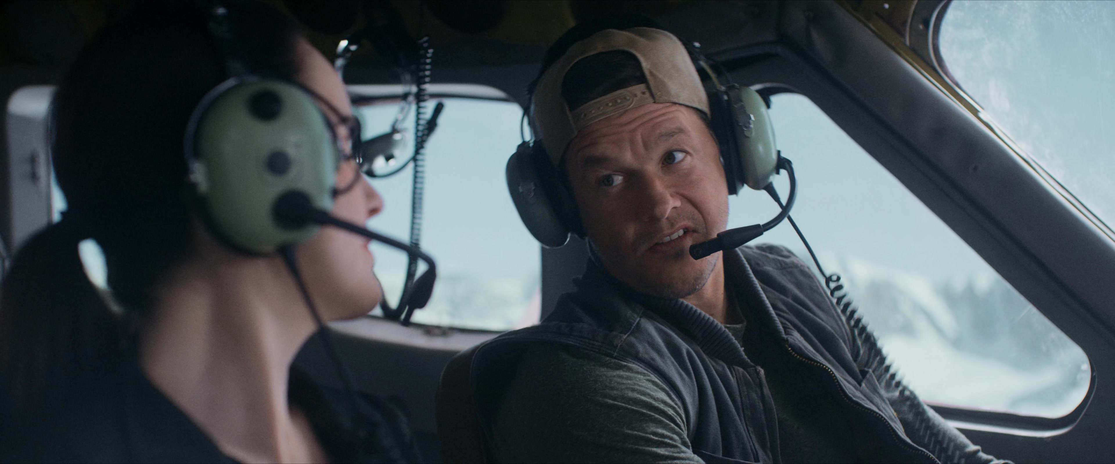 Flight Risk (2025) [4K] screencap 2259
