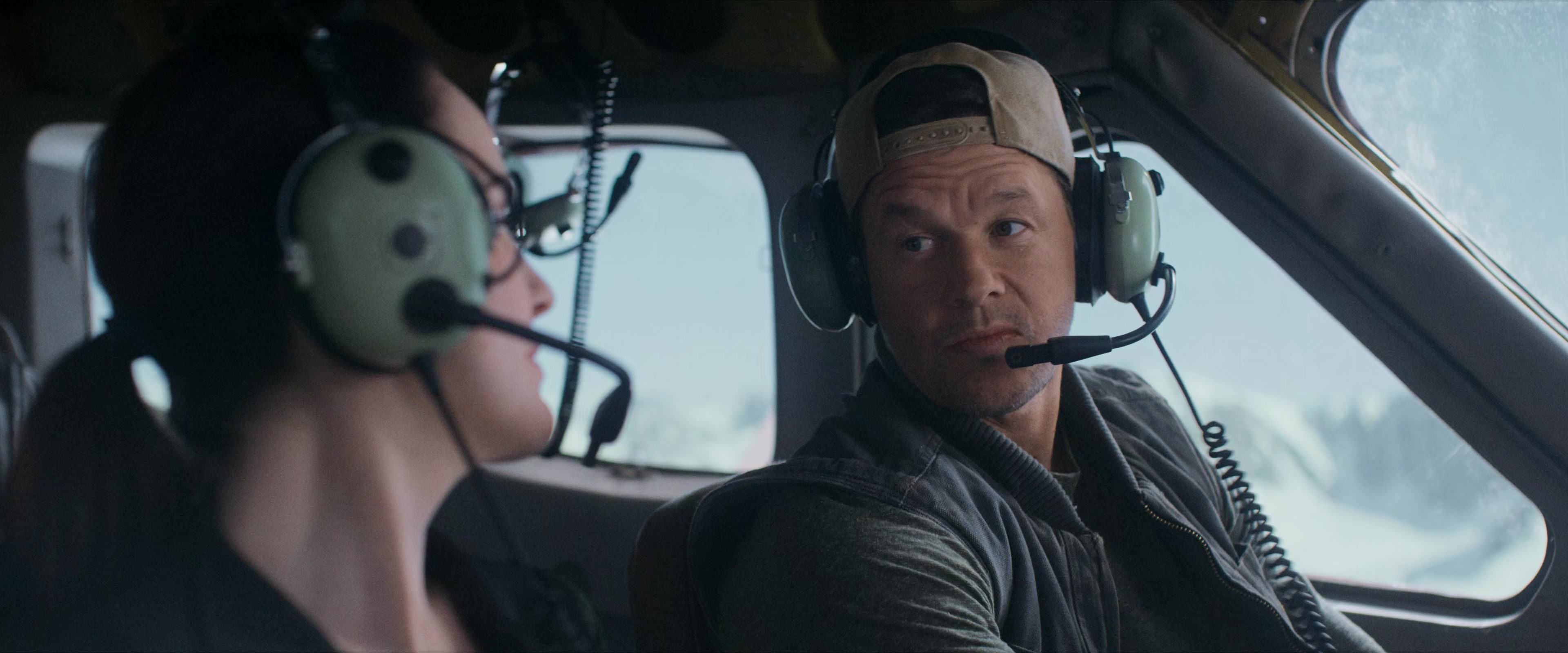Flight Risk (2025) [4K] movie still 2260