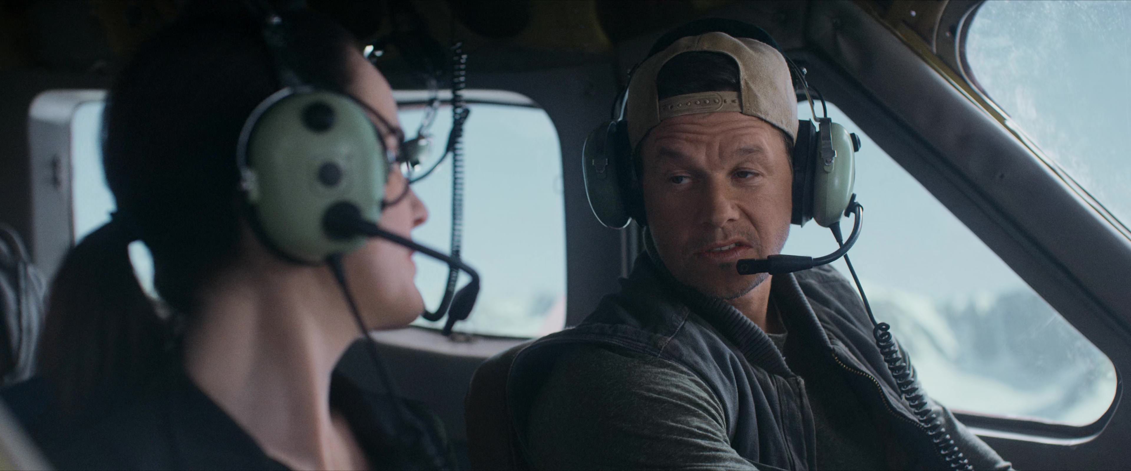 Flight Risk (2025) [4K] HD screenshot 2261