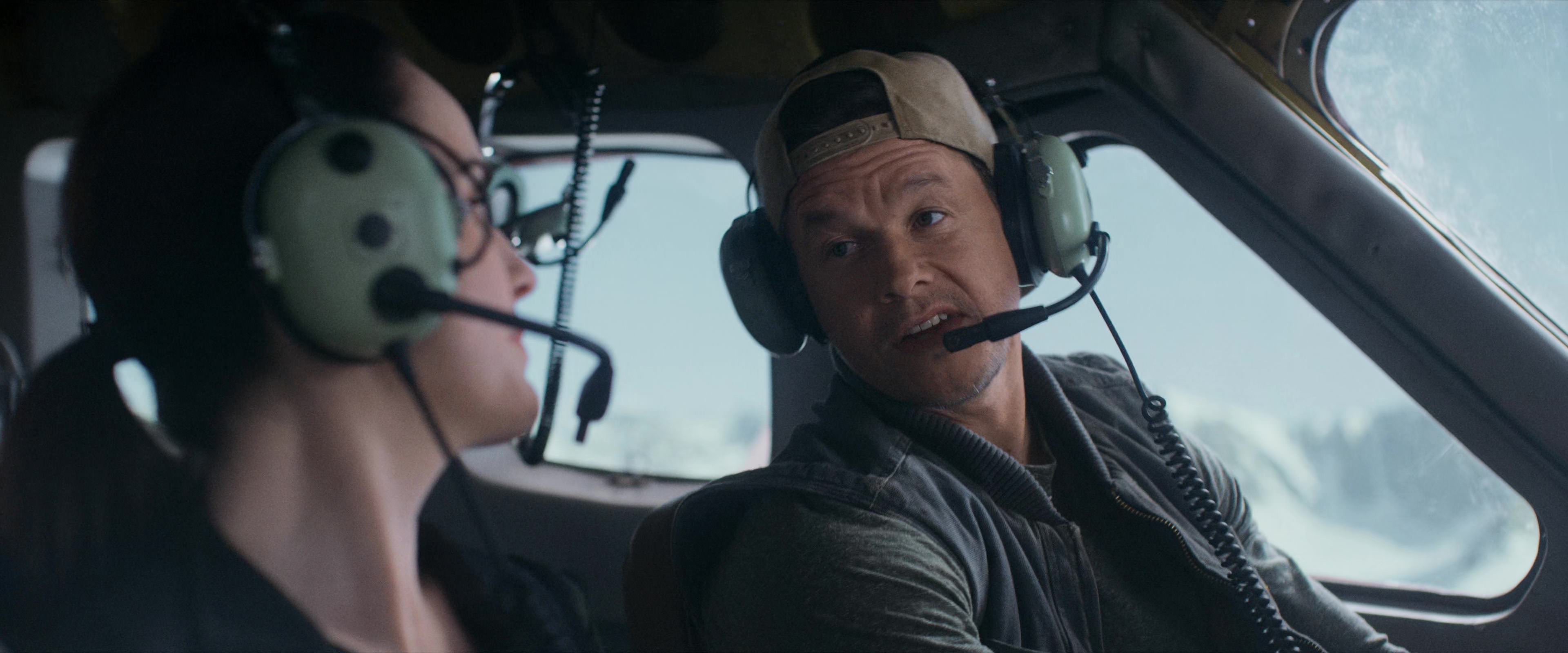 Flight Risk (2025) [4K] screencap 2262