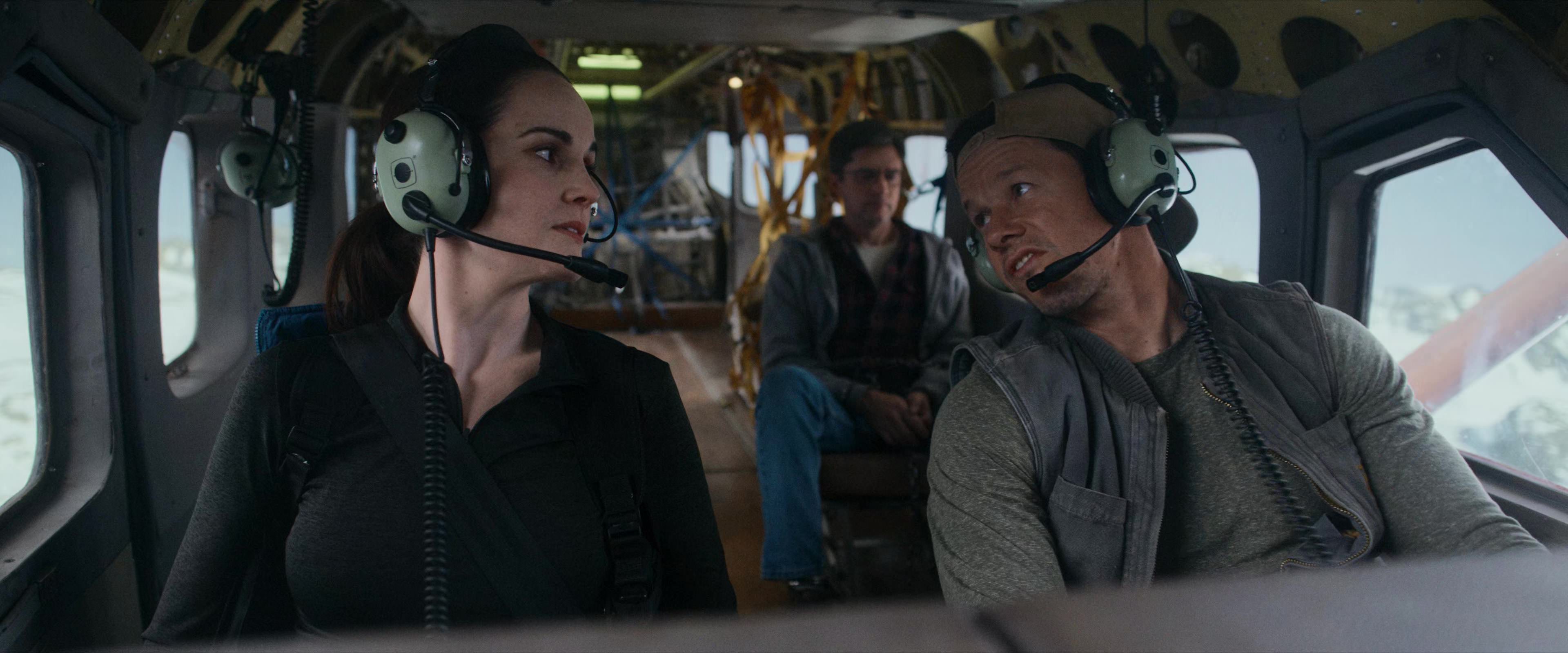 Flight Risk (2025) [4K] screencap 2265