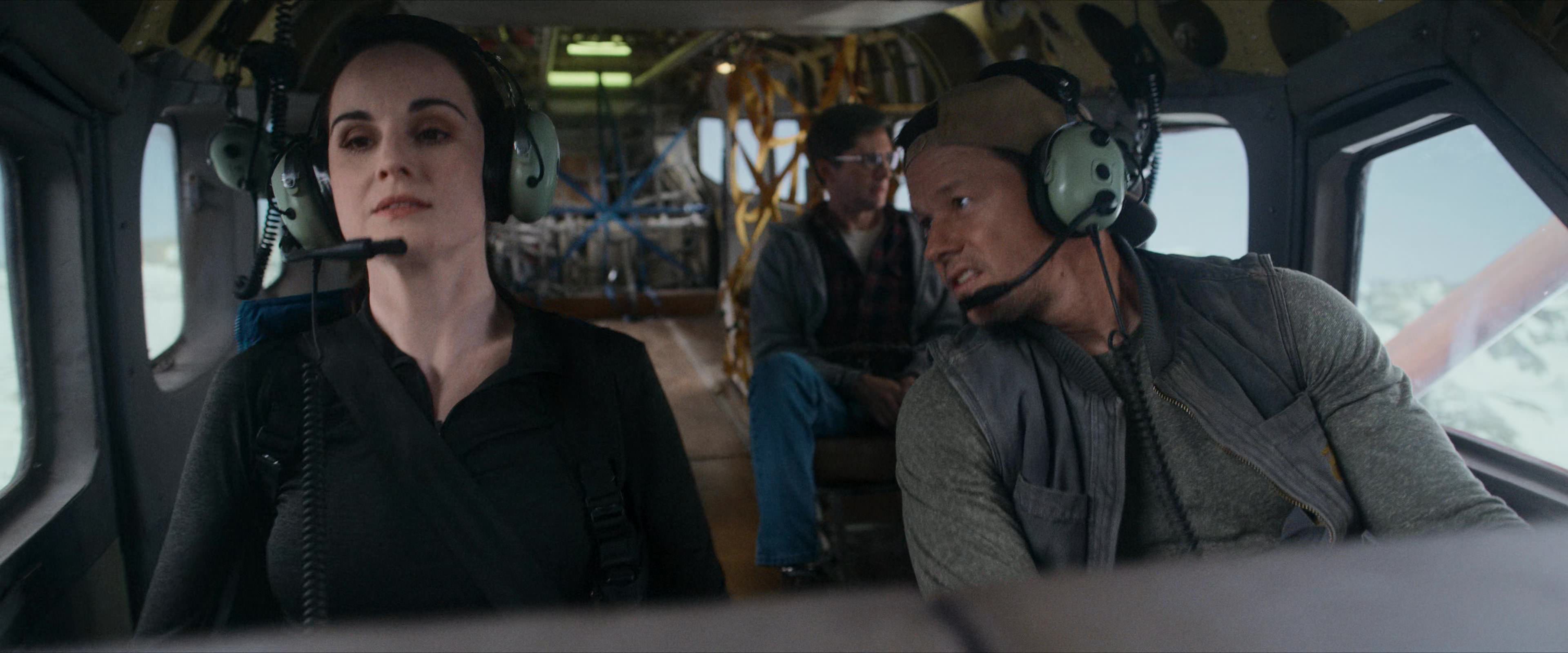 Flight Risk (2025) [4K] screencap 2271