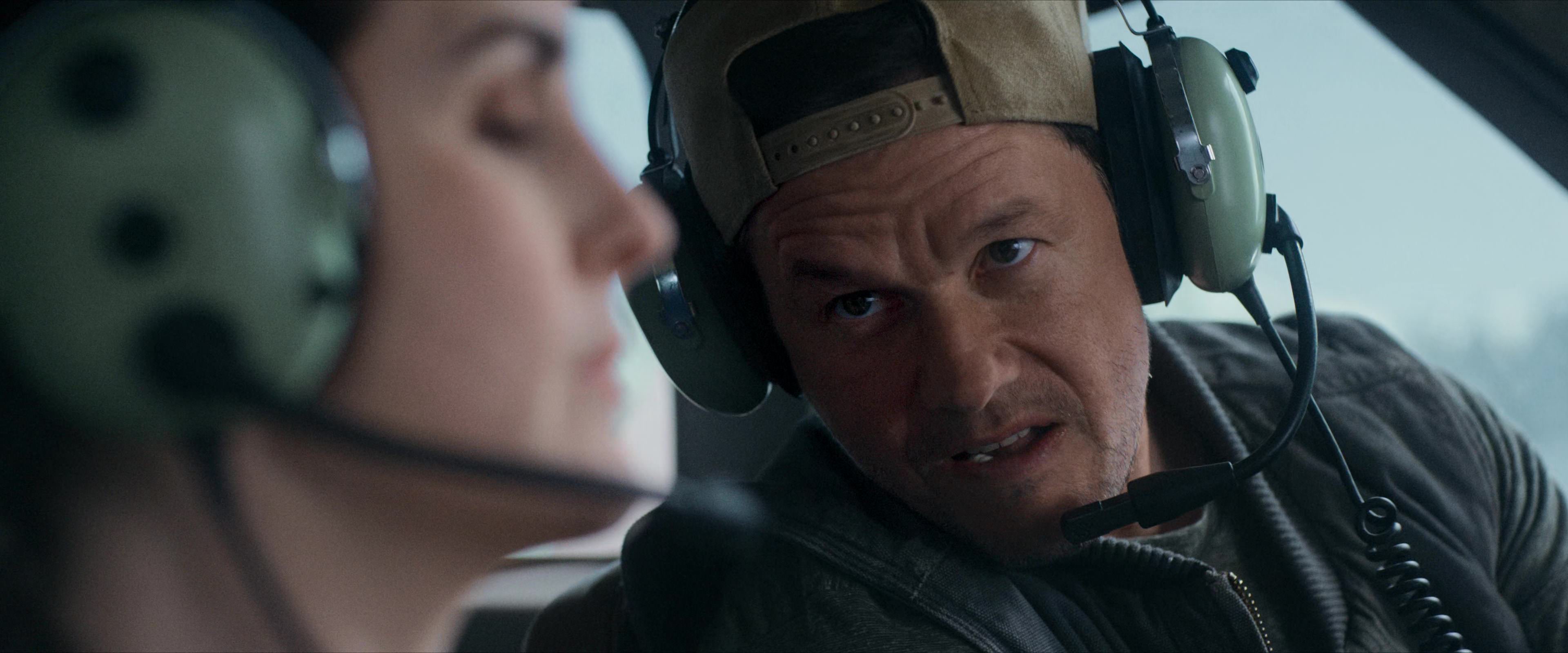 Flight Risk (2025) [4K] HD screenshot 2276
