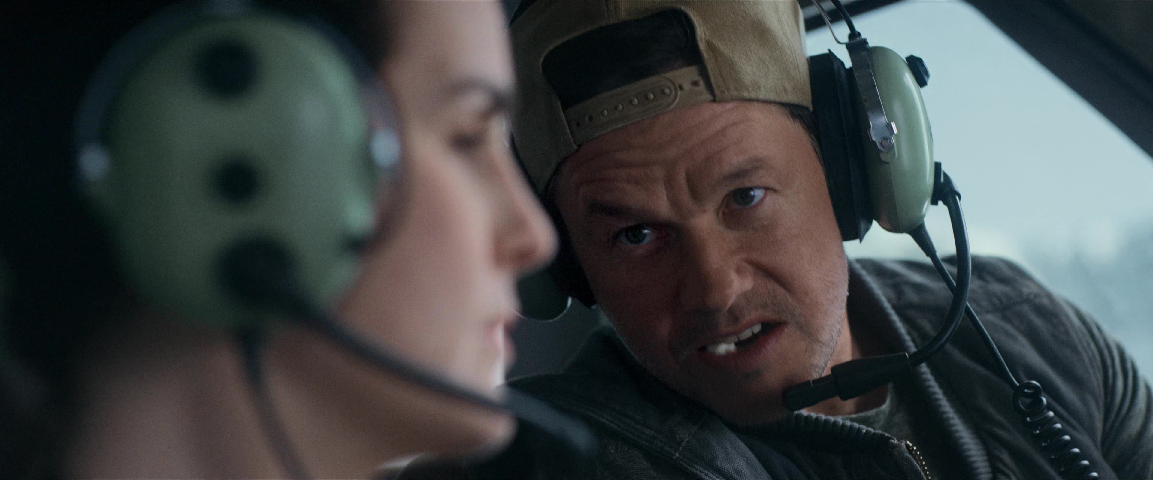 Flight Risk (2025) [4K] screencap 2277