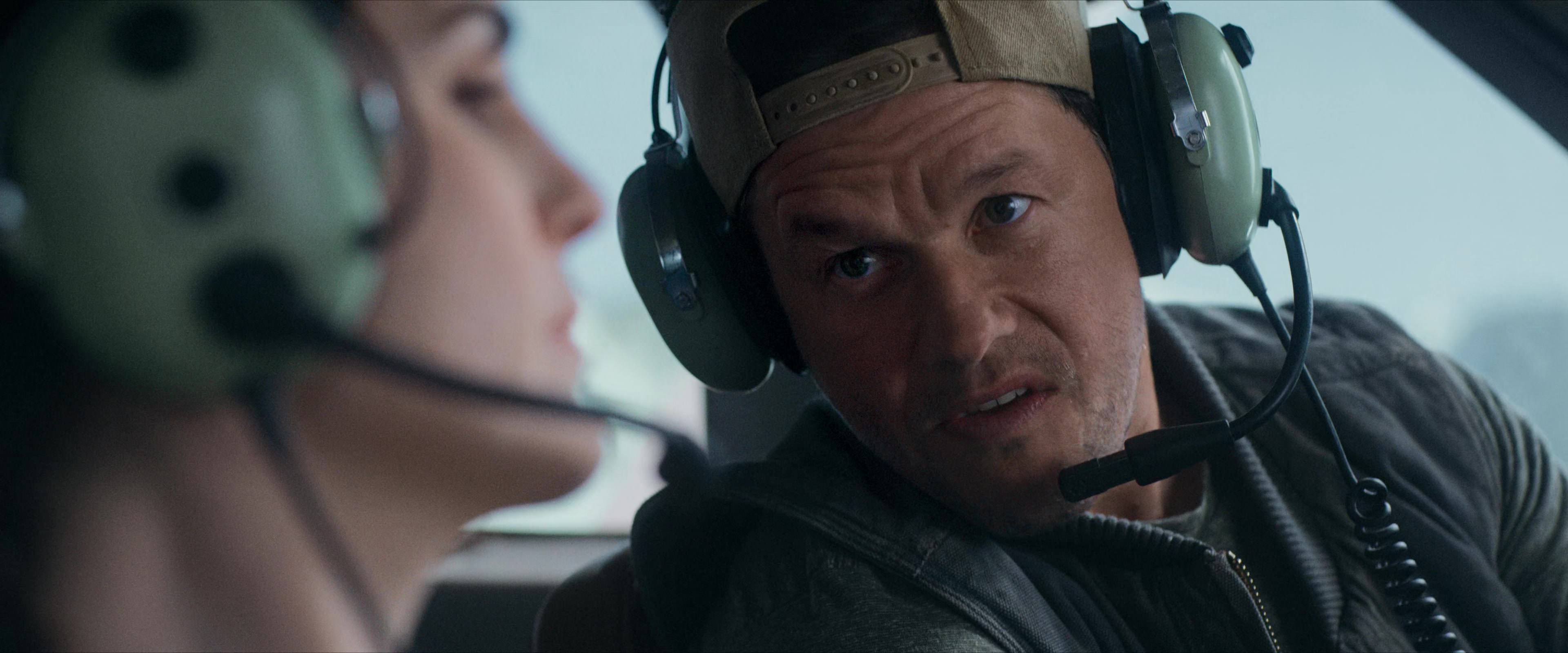 Flight Risk (2025) [4K] HD screenshot 2285