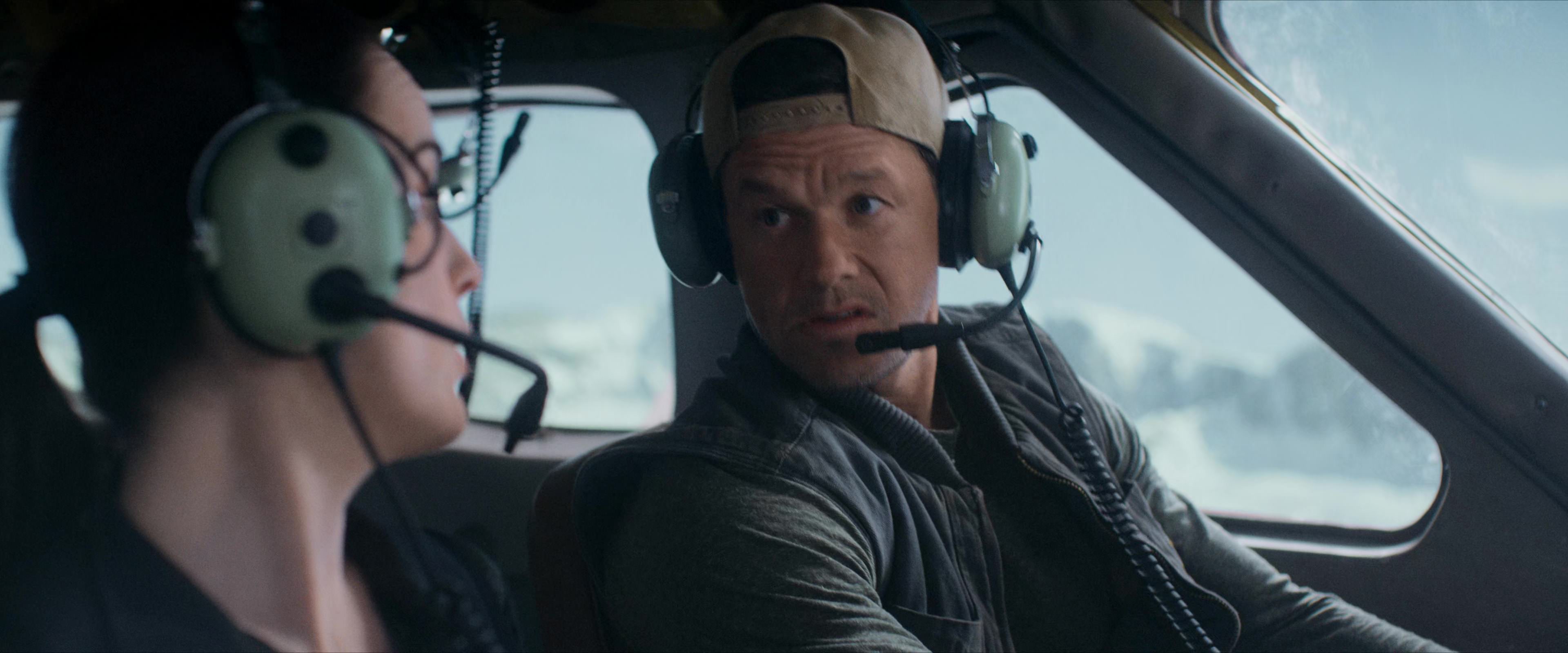 Flight Risk (2025) [4K] HD screenshot 2306