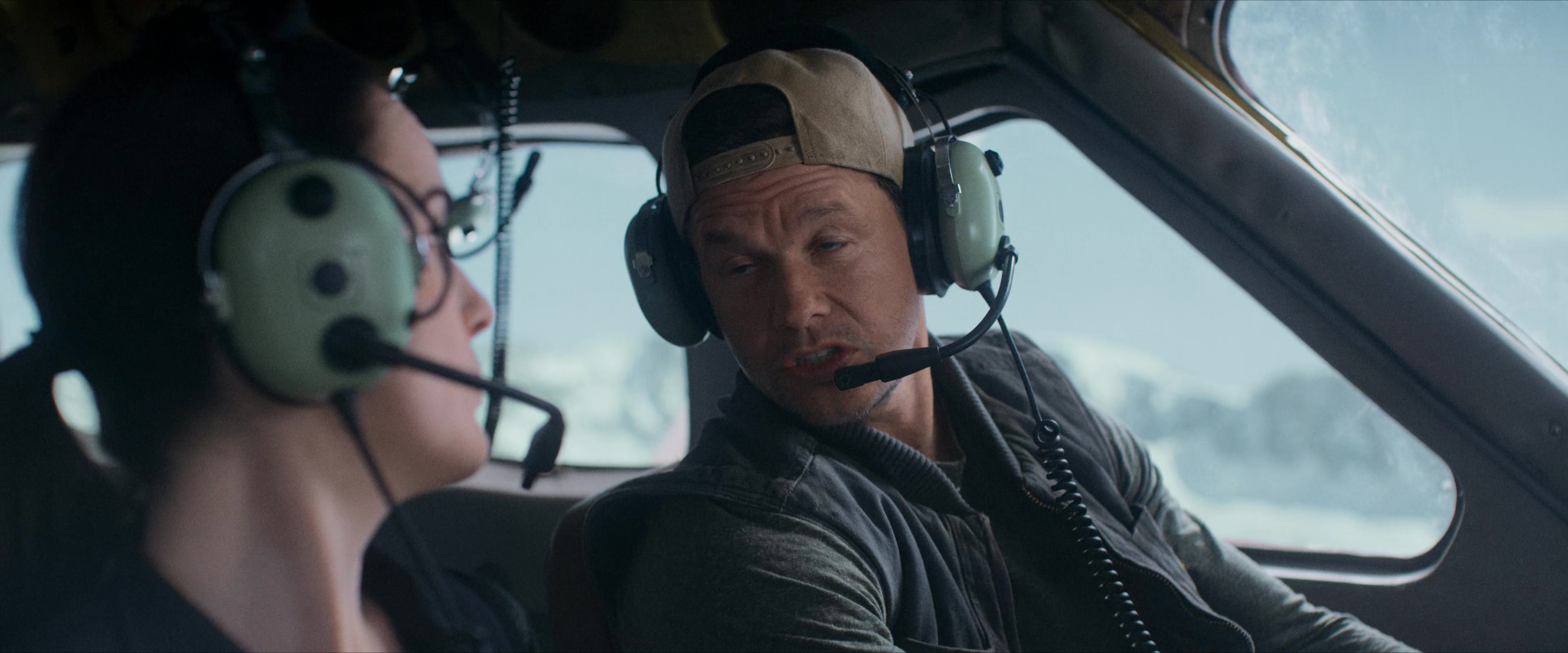 Flight Risk (2025) [4K] HD screenshot 2309