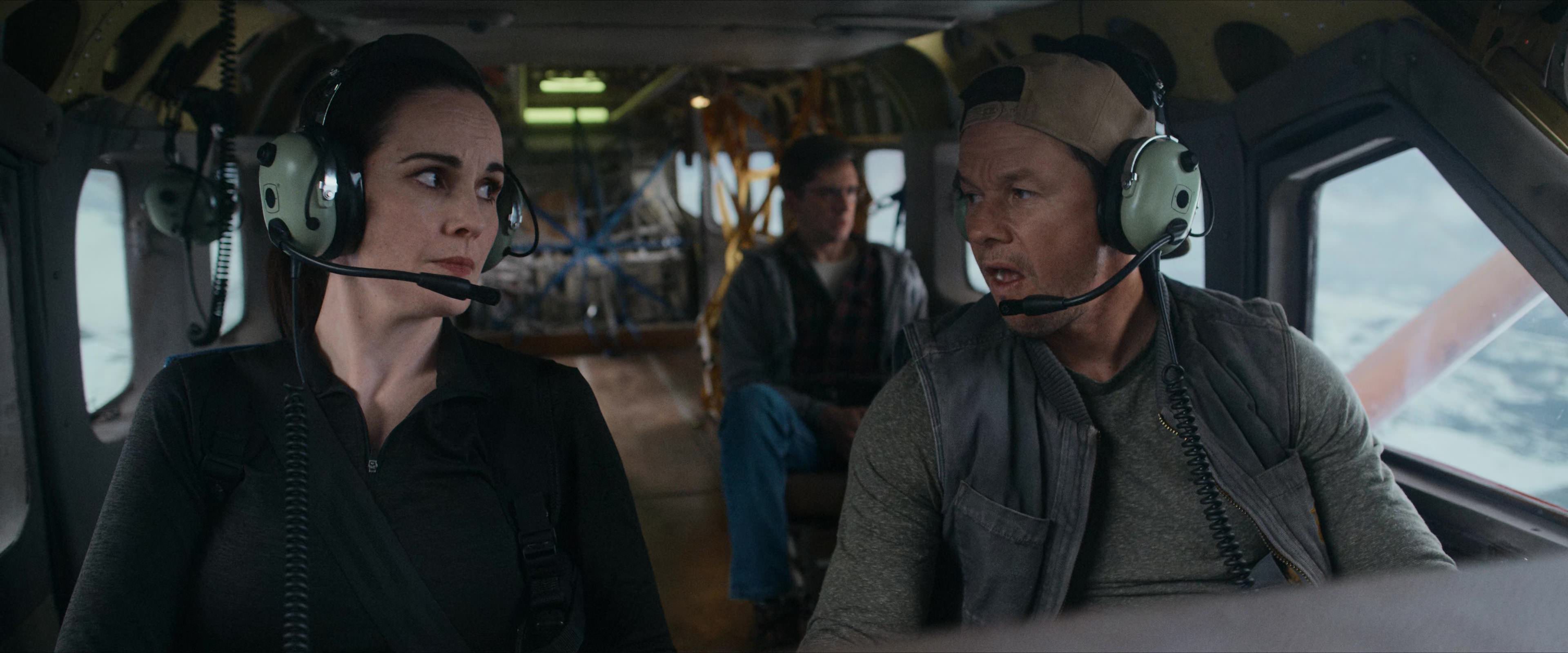 Flight Risk (2025) [4K] screencap 2325