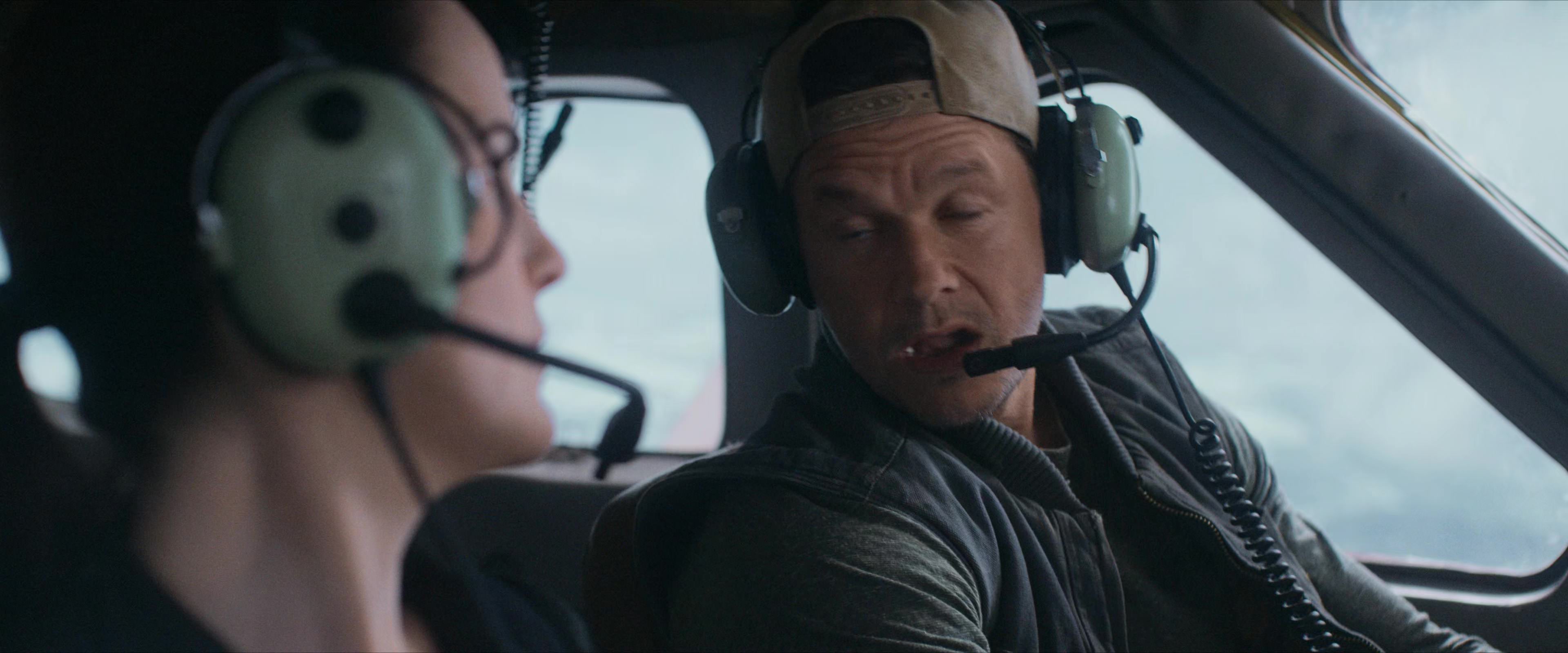 Flight Risk (2025) [4K] HD screenshot 2342