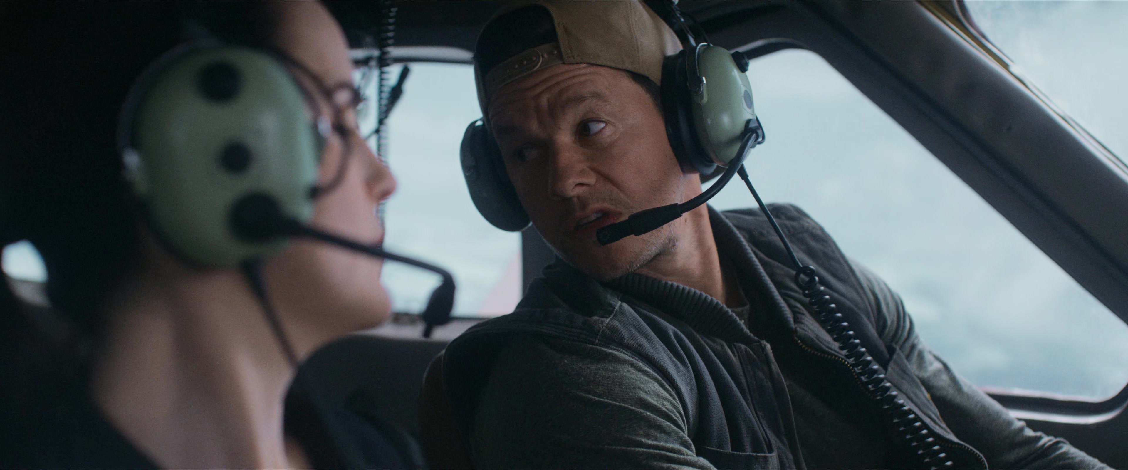 Flight Risk (2025) [4K] screencap 2343