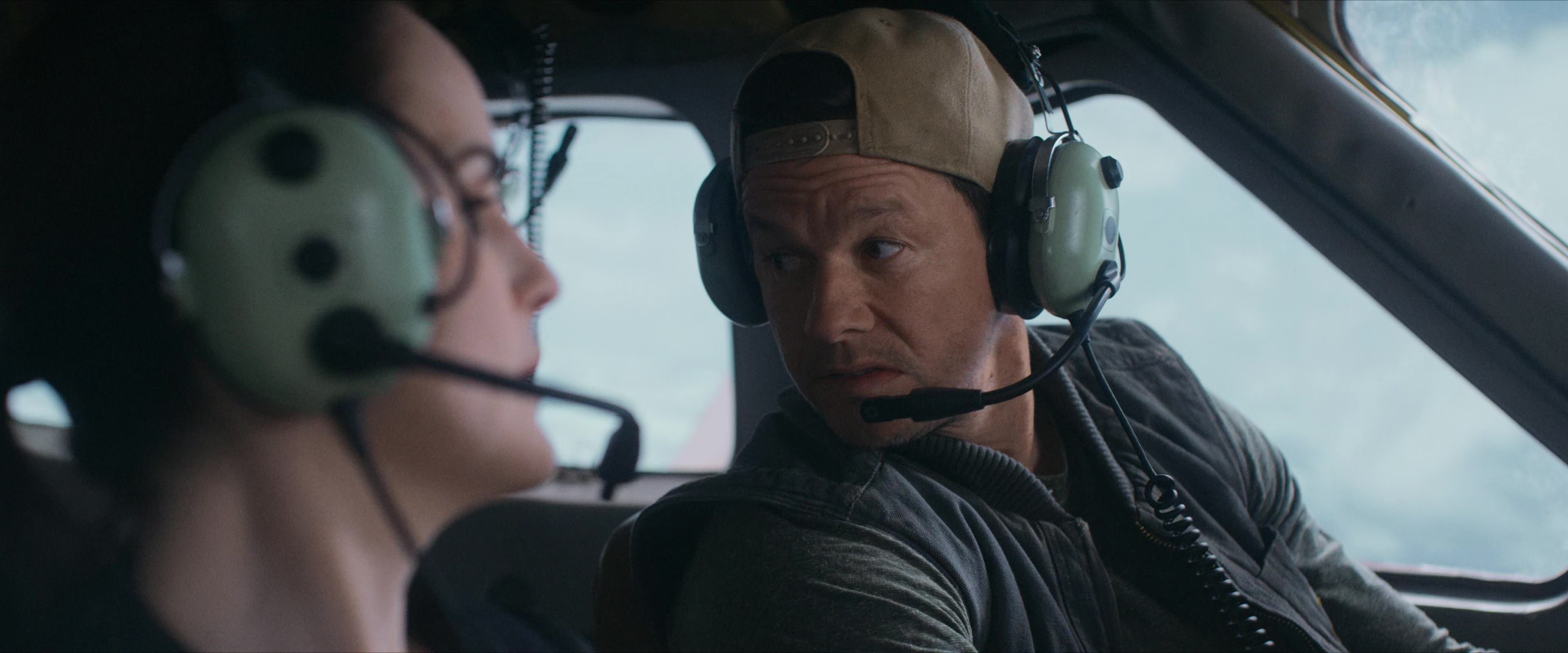 Flight Risk (2025) [4K] HD screenshot 2345