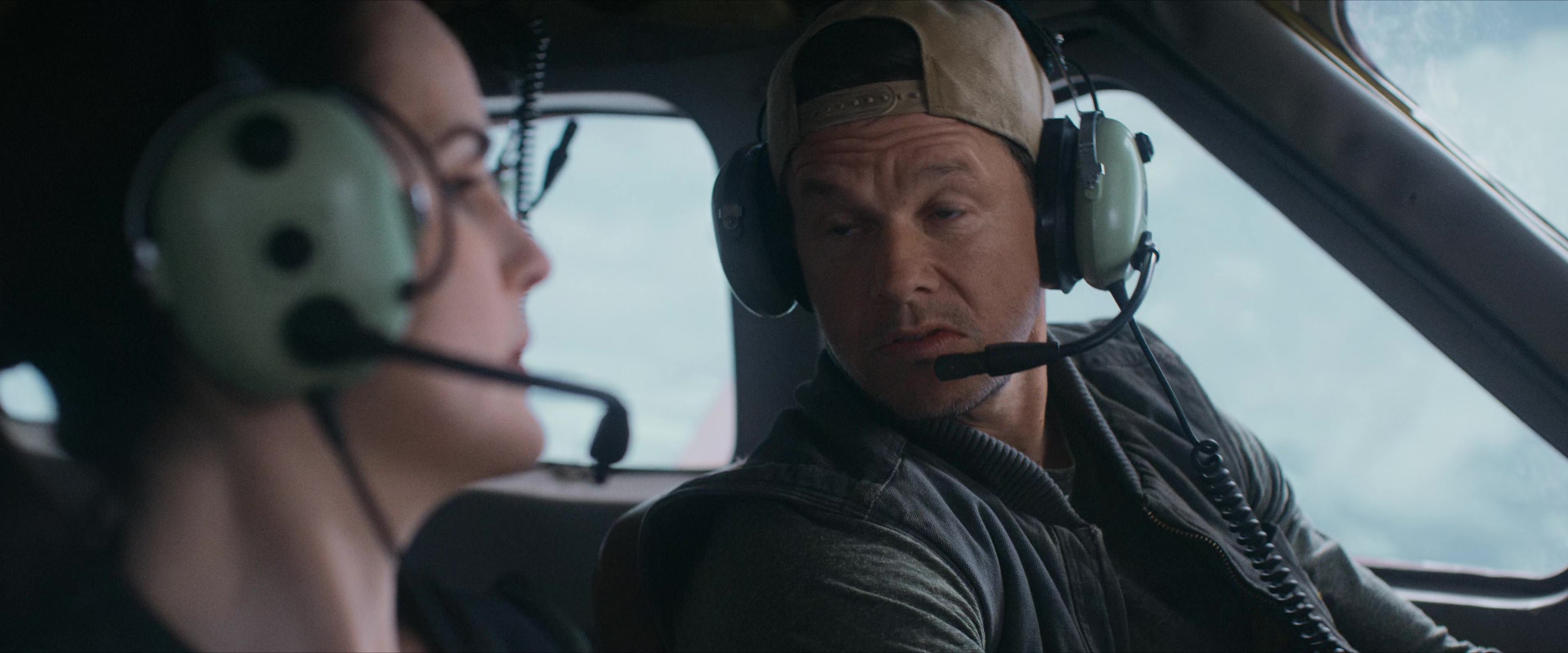 Flight Risk (2025) [4K] screencap 2346