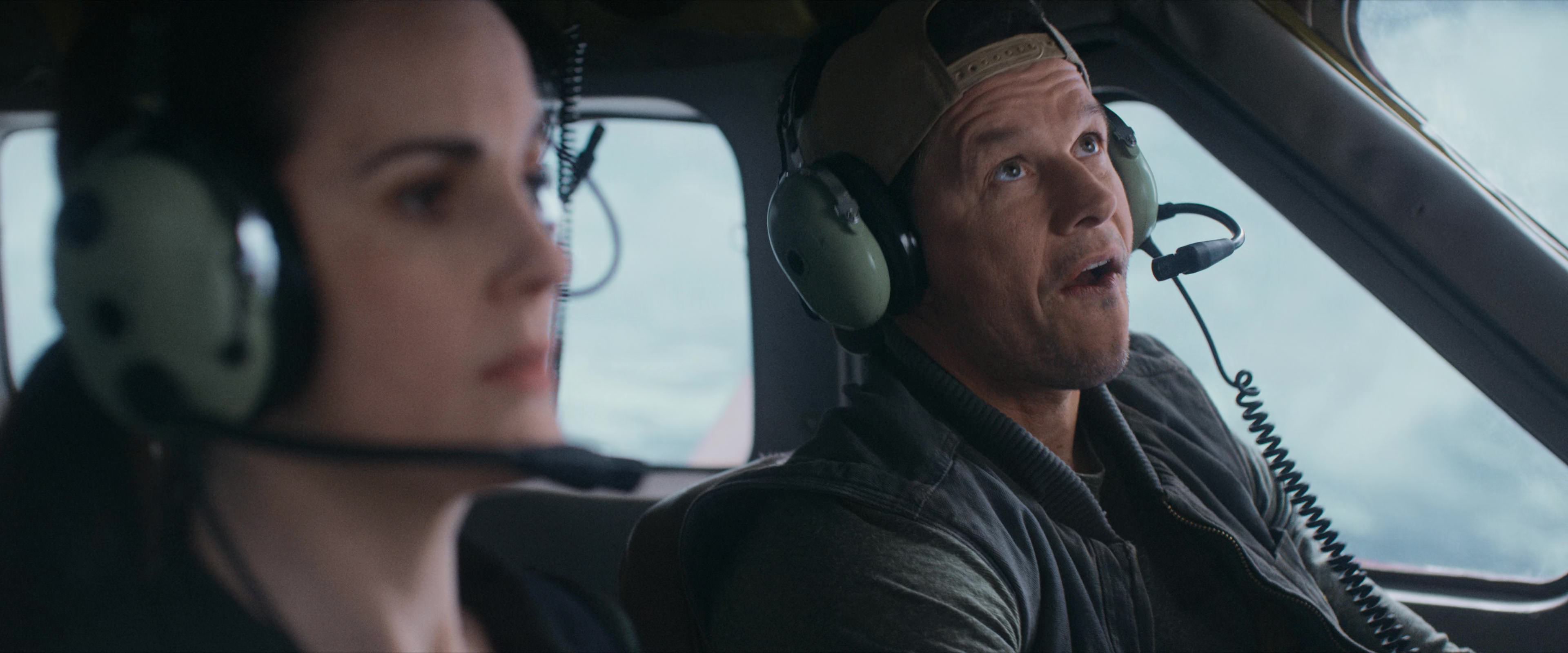 Flight Risk (2025) [4K] HD screenshot 2354