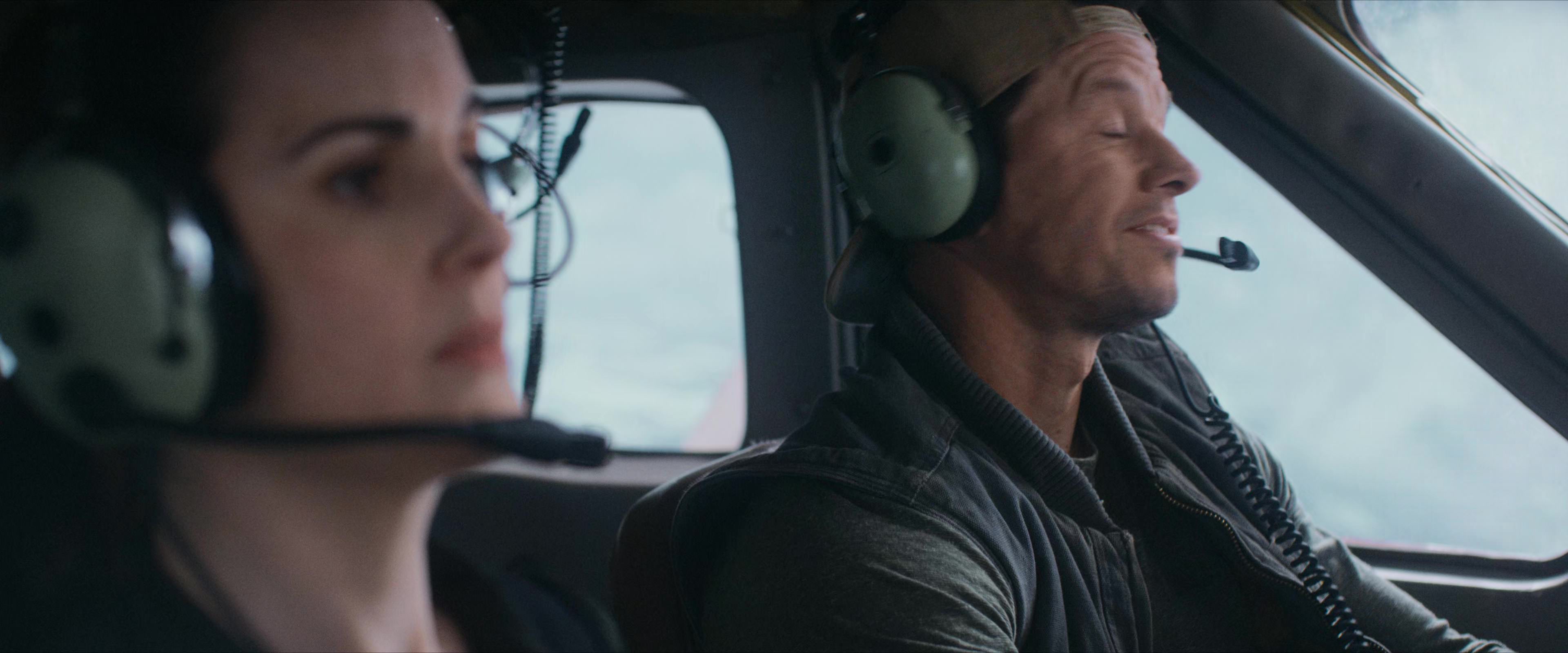 Flight Risk (2025) [4K] screencap 2355