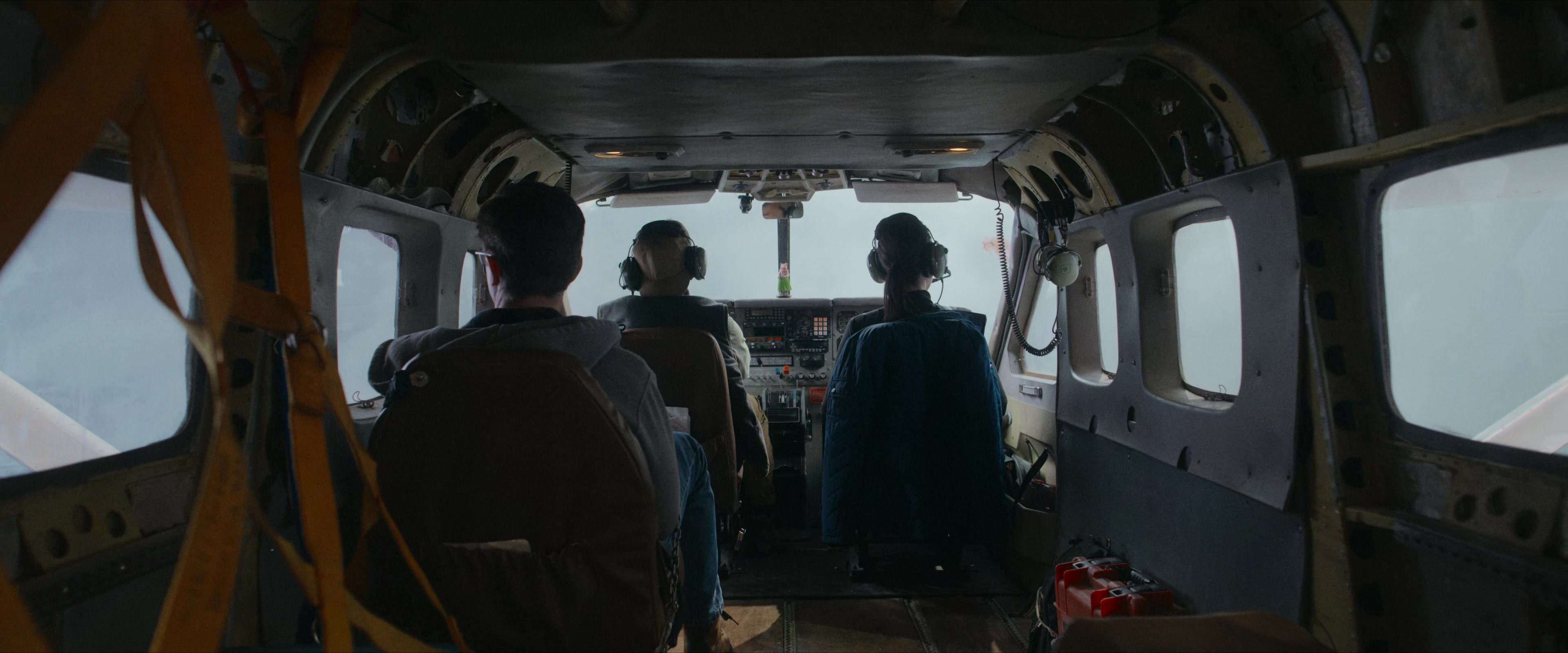 Flight Risk (2025) [4K] screencap 2406