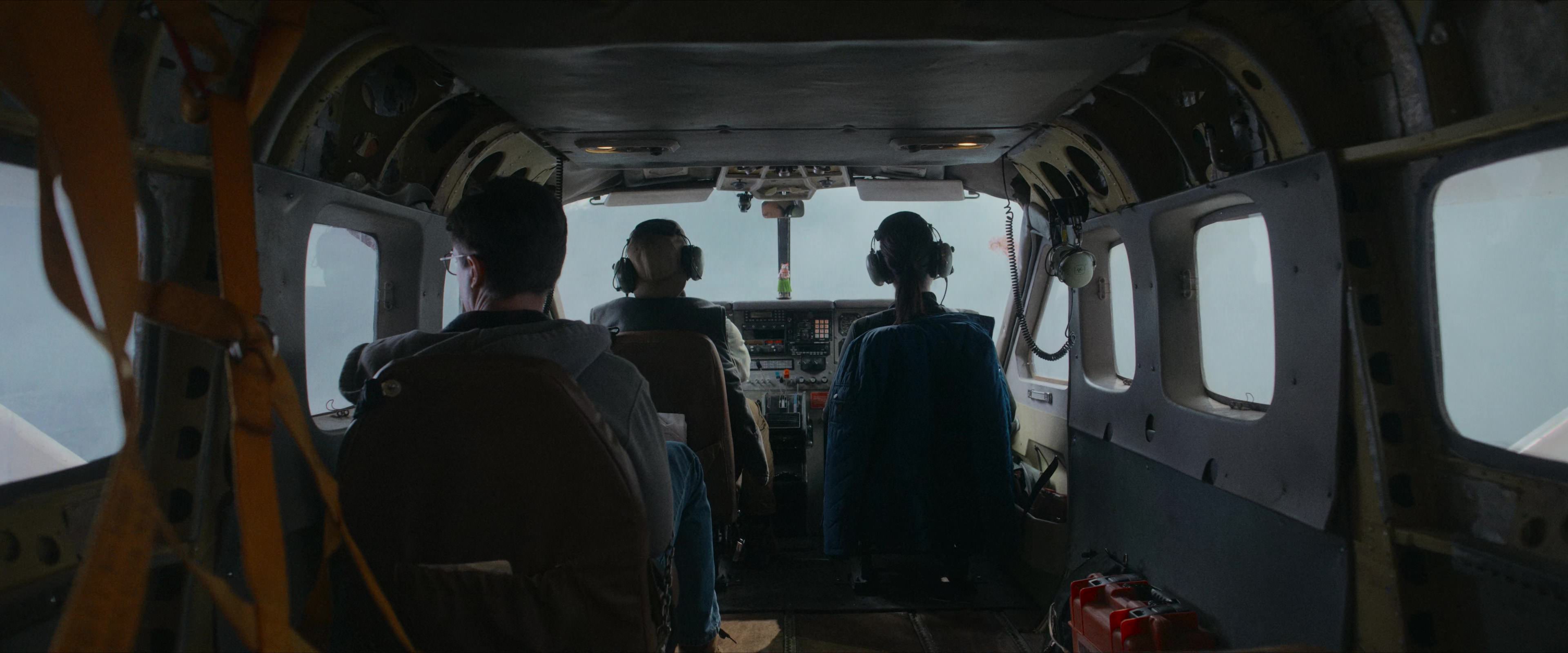 Flight Risk (2025) [4K] HD screenshot 2408