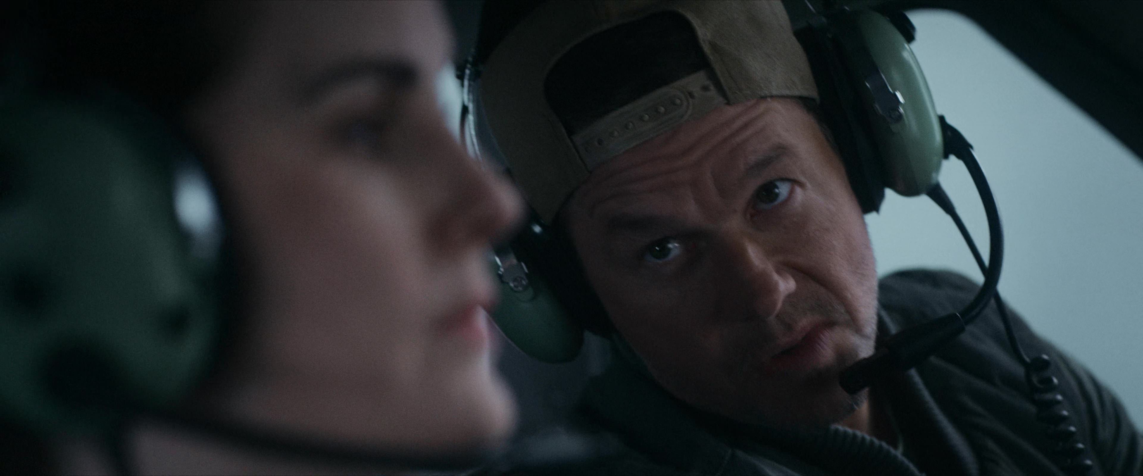 Flight Risk (2025) [4K] HD screenshot 2447