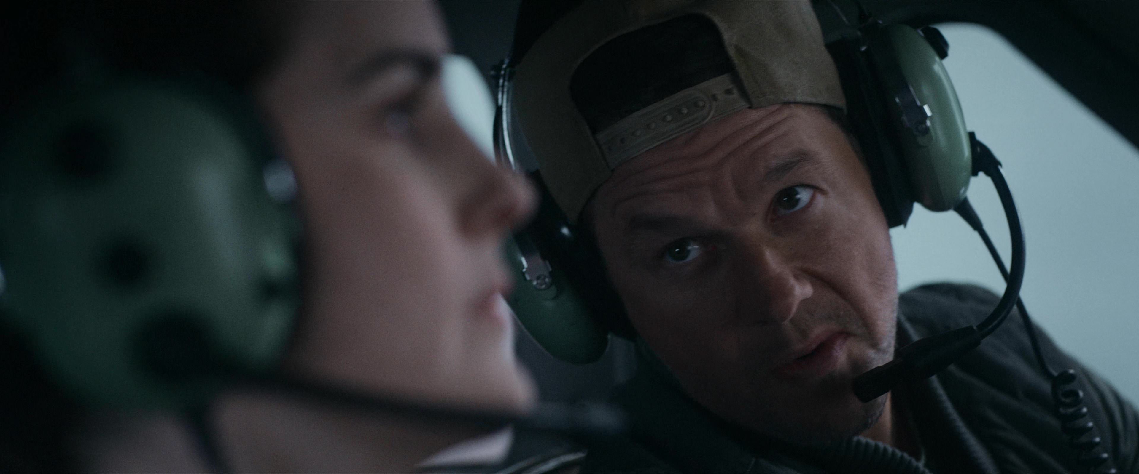 Flight Risk (2025) [4K] screencap 2448