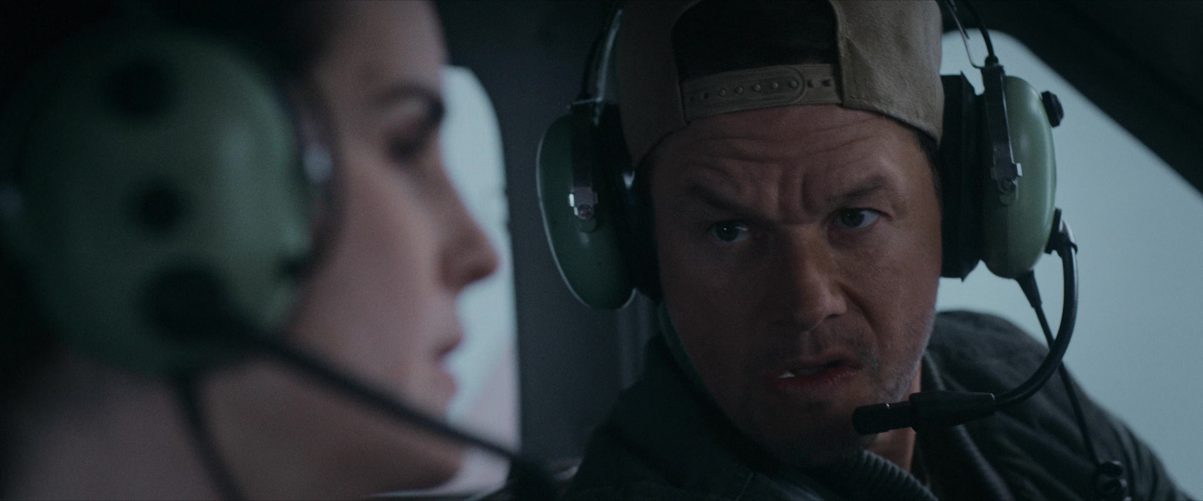 Flight Risk (2025) [4K] HD screenshot 2471