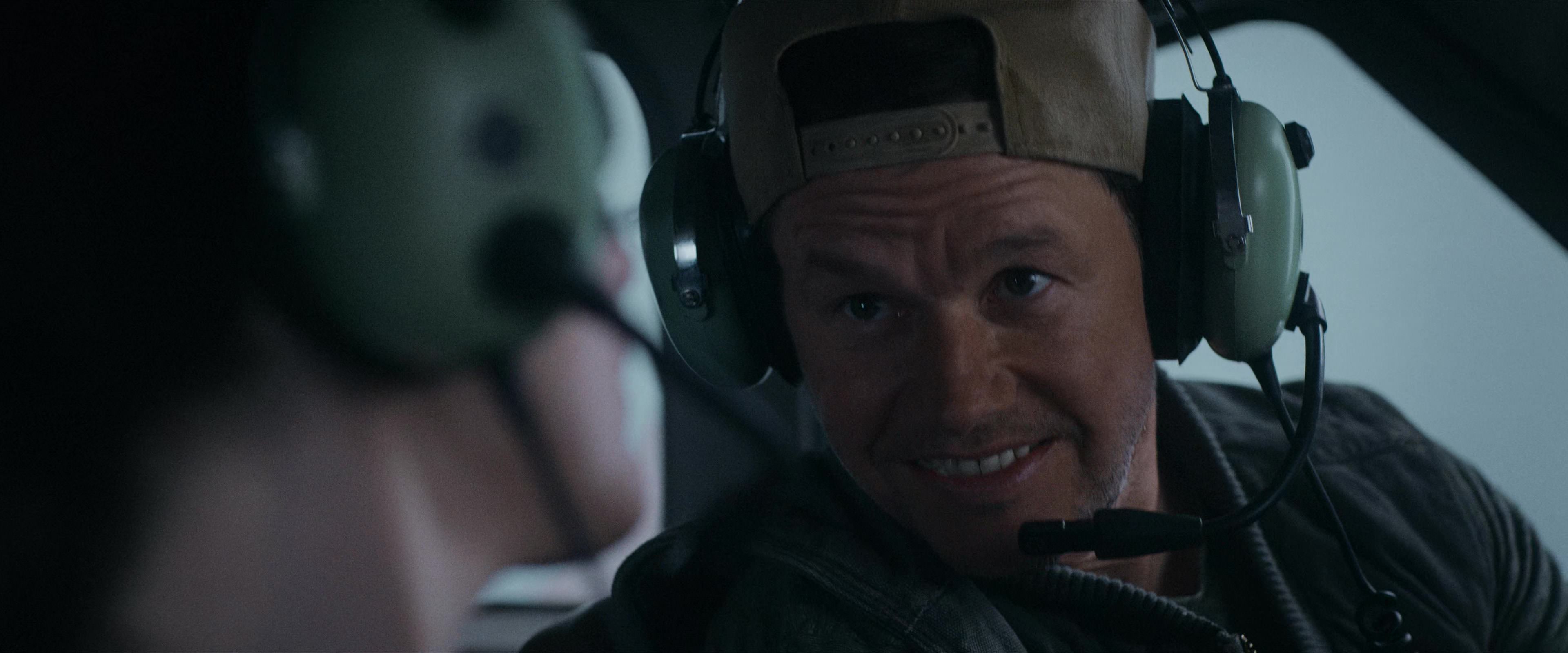 Flight Risk (2025) [4K] HD screenshot 2477