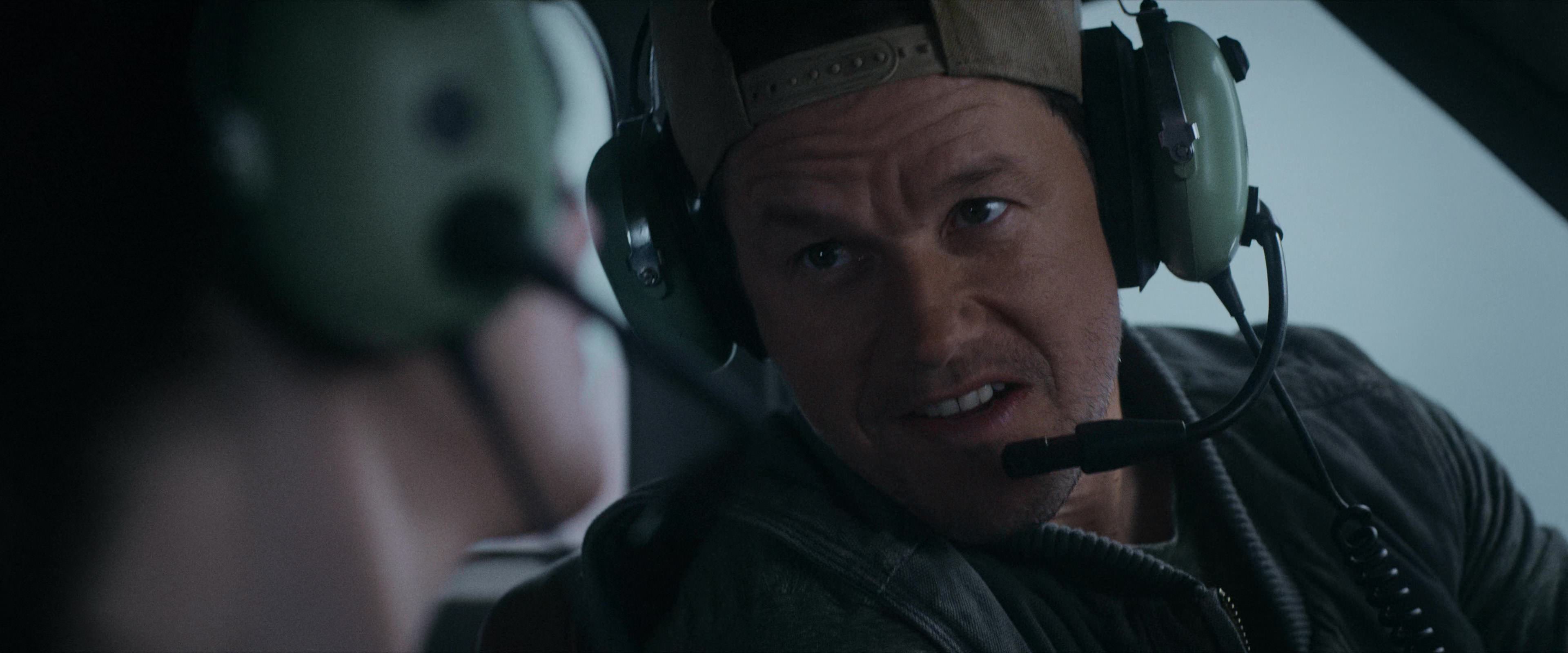 Flight Risk (2025) [4K] HD screenshot 2480