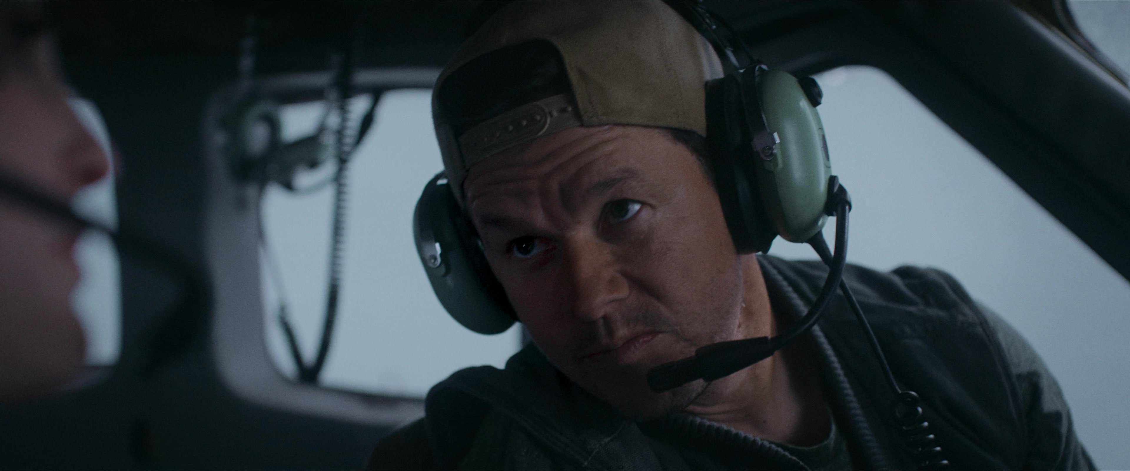 Flight Risk (2025) [4K] HD screenshot 2534