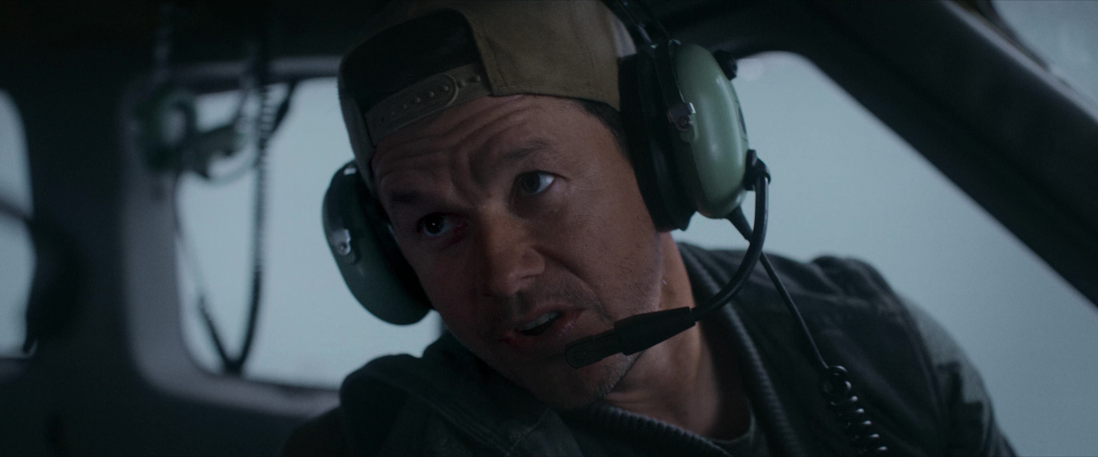 Flight Risk (2025) [4K] screencap 2538