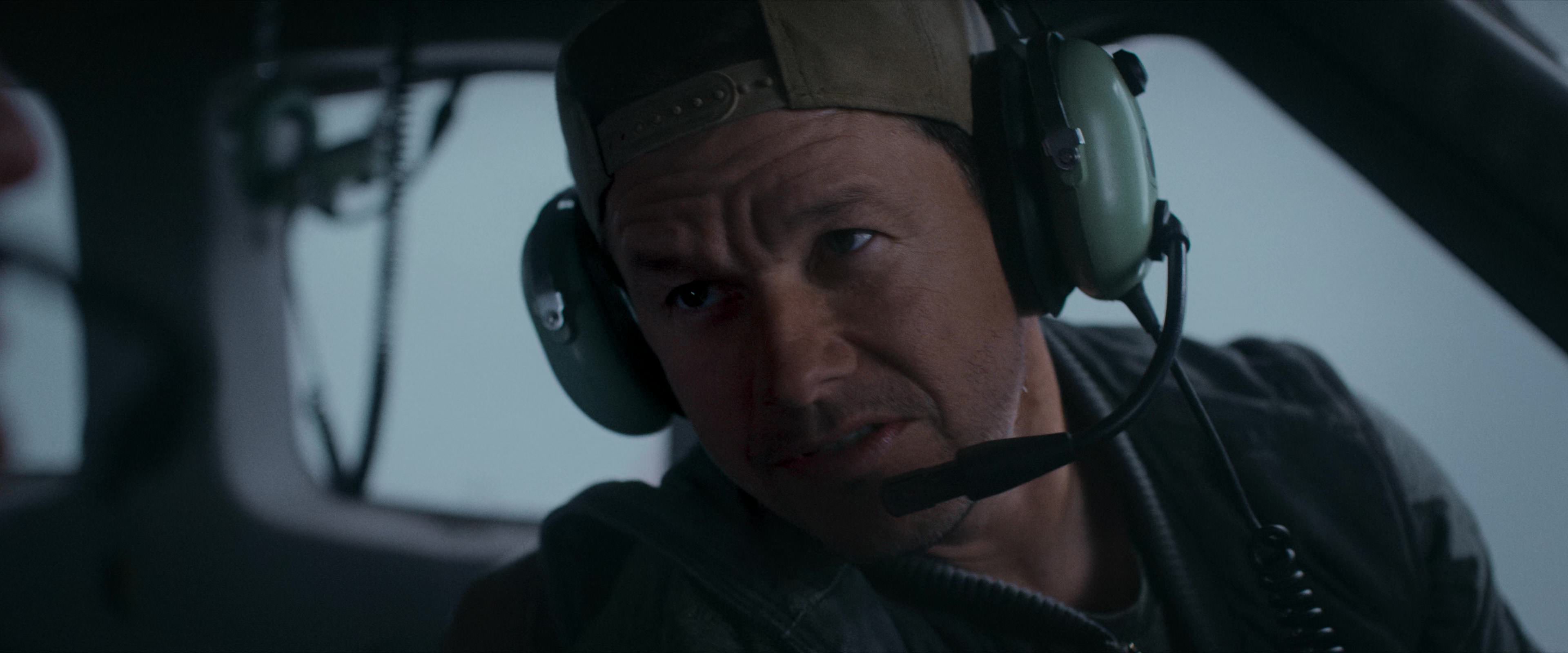 Flight Risk (2025) [4K] HD screenshot 2546