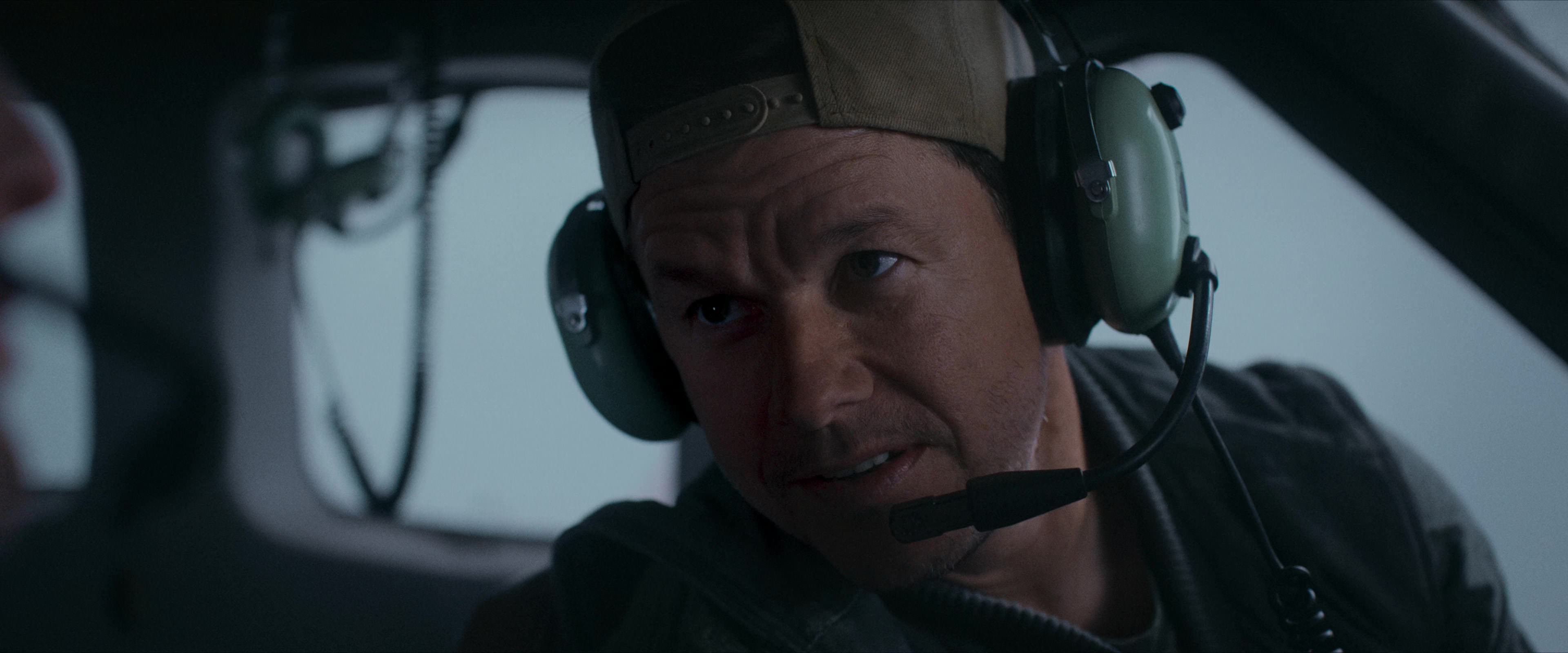 Flight Risk (2025) [4K] screencap 2547