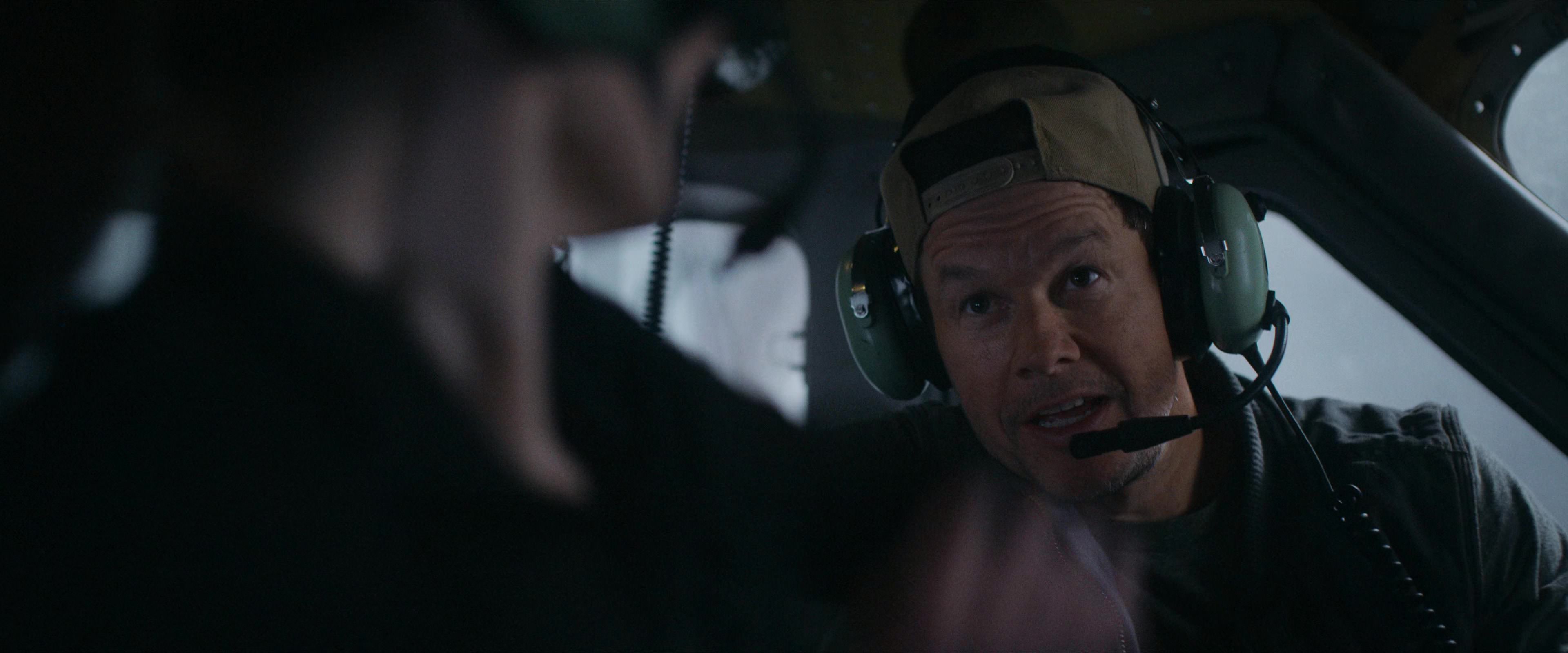 Flight Risk (2025) [4K] screencap 2553