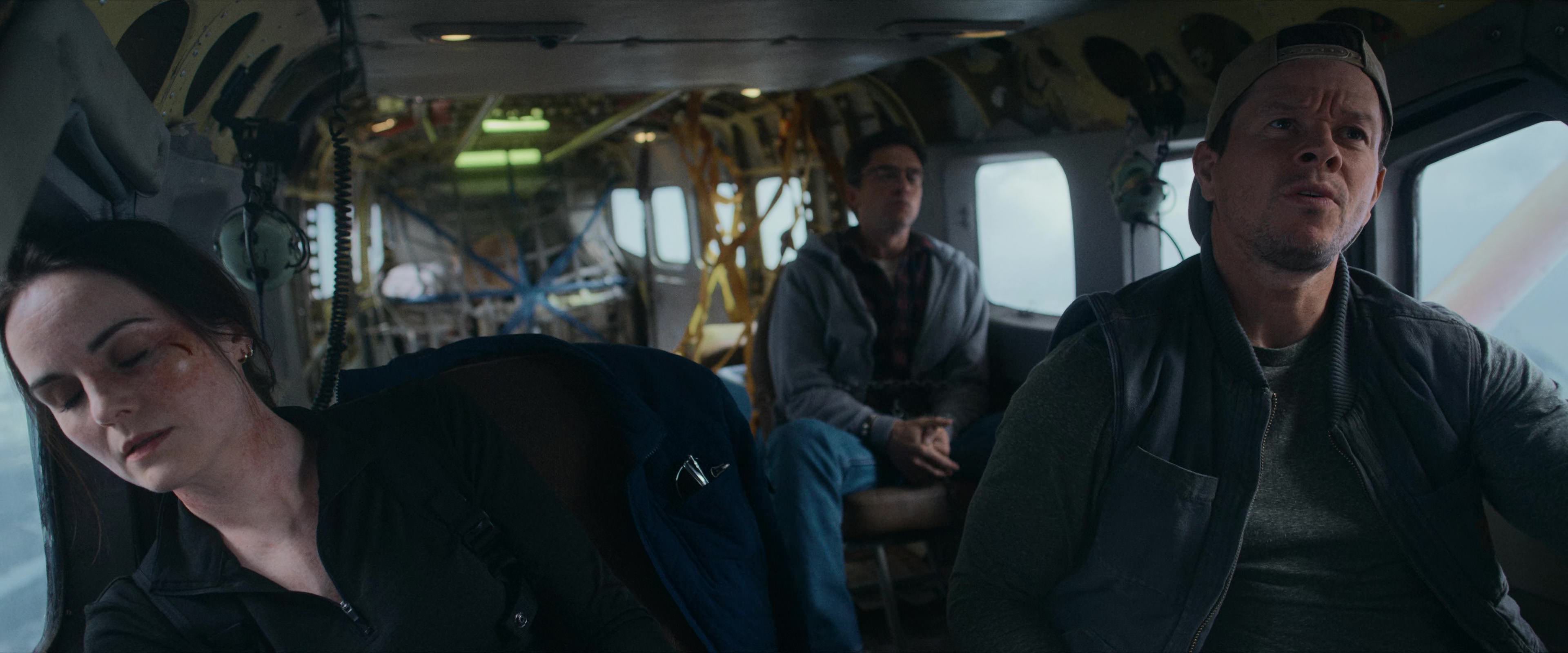 Flight Risk (2025) [4K] HD screenshot 2723