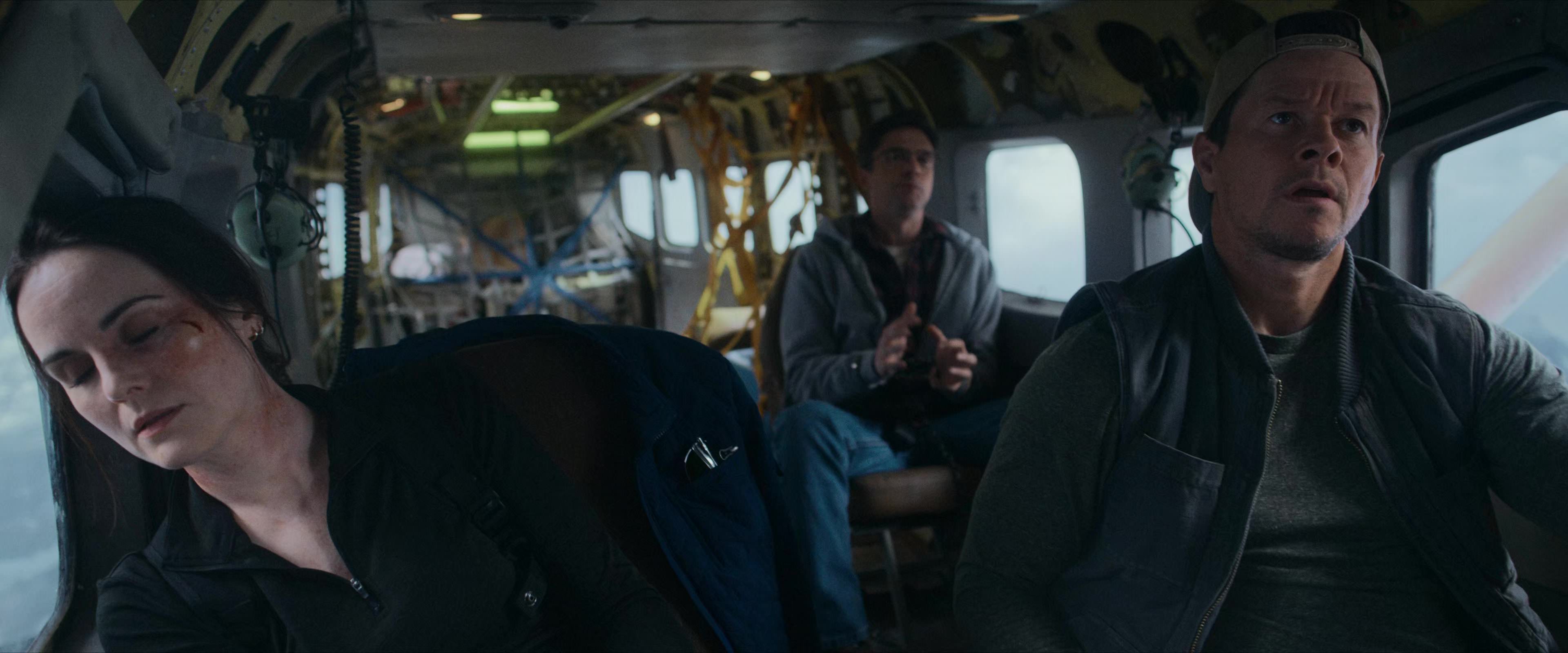 Flight Risk (2025) [4K] screencap 2733