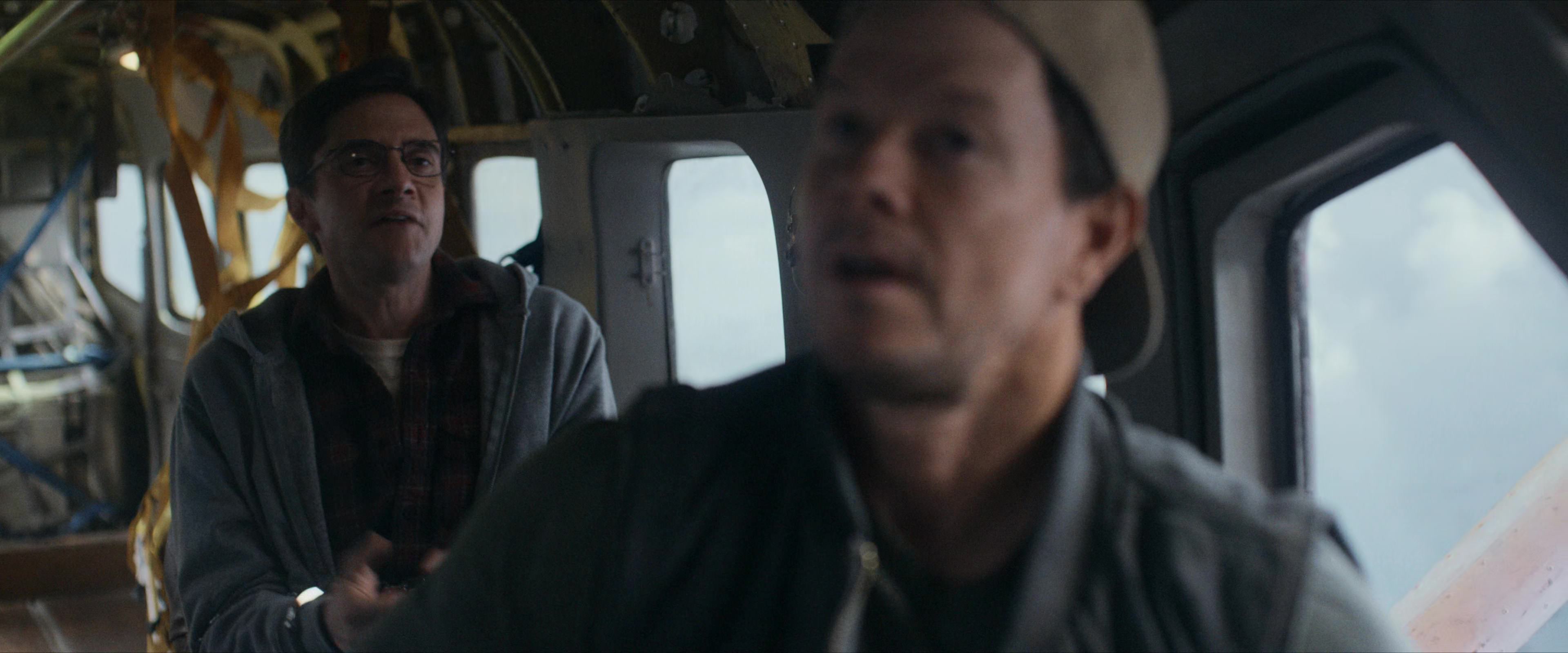 Flight Risk (2025) [4K] screencap 2748