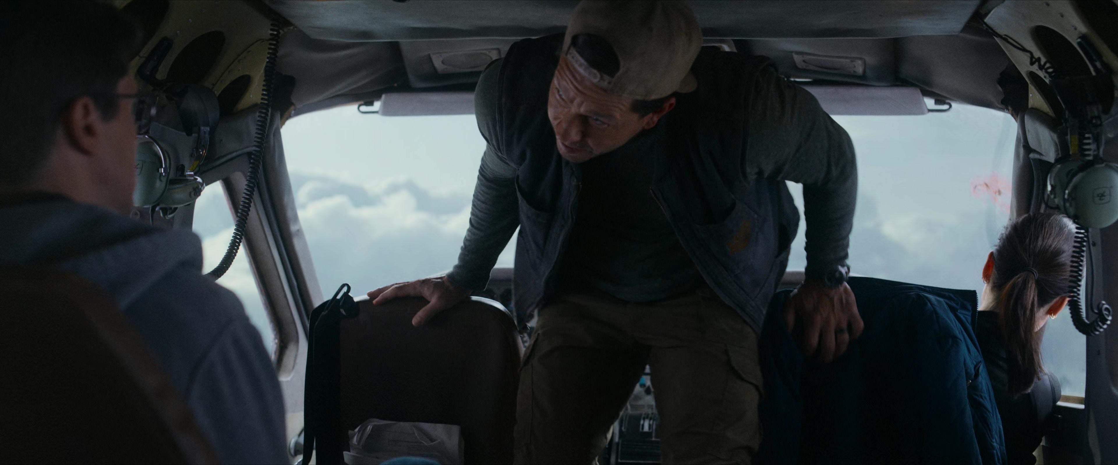 Flight Risk (2025) [4K] HD screenshot 2945