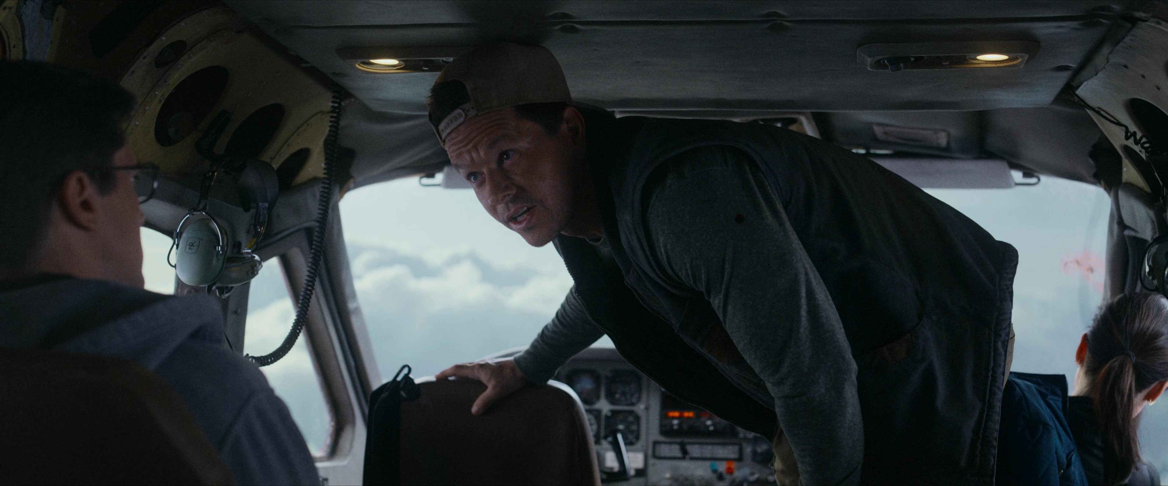 Flight Risk (2025) [4K] HD screenshot 2948