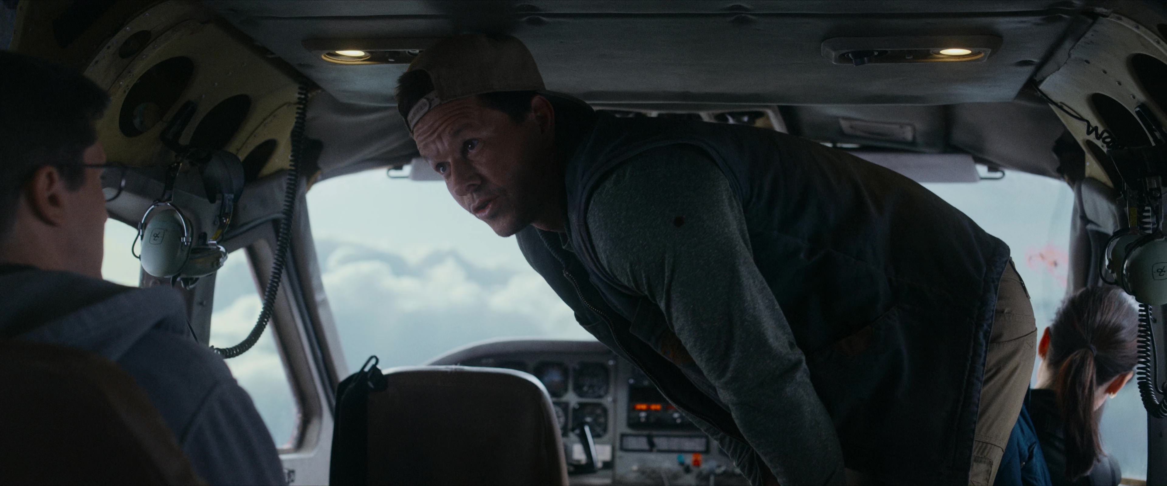 Flight Risk (2025) [4K] screencap 2958