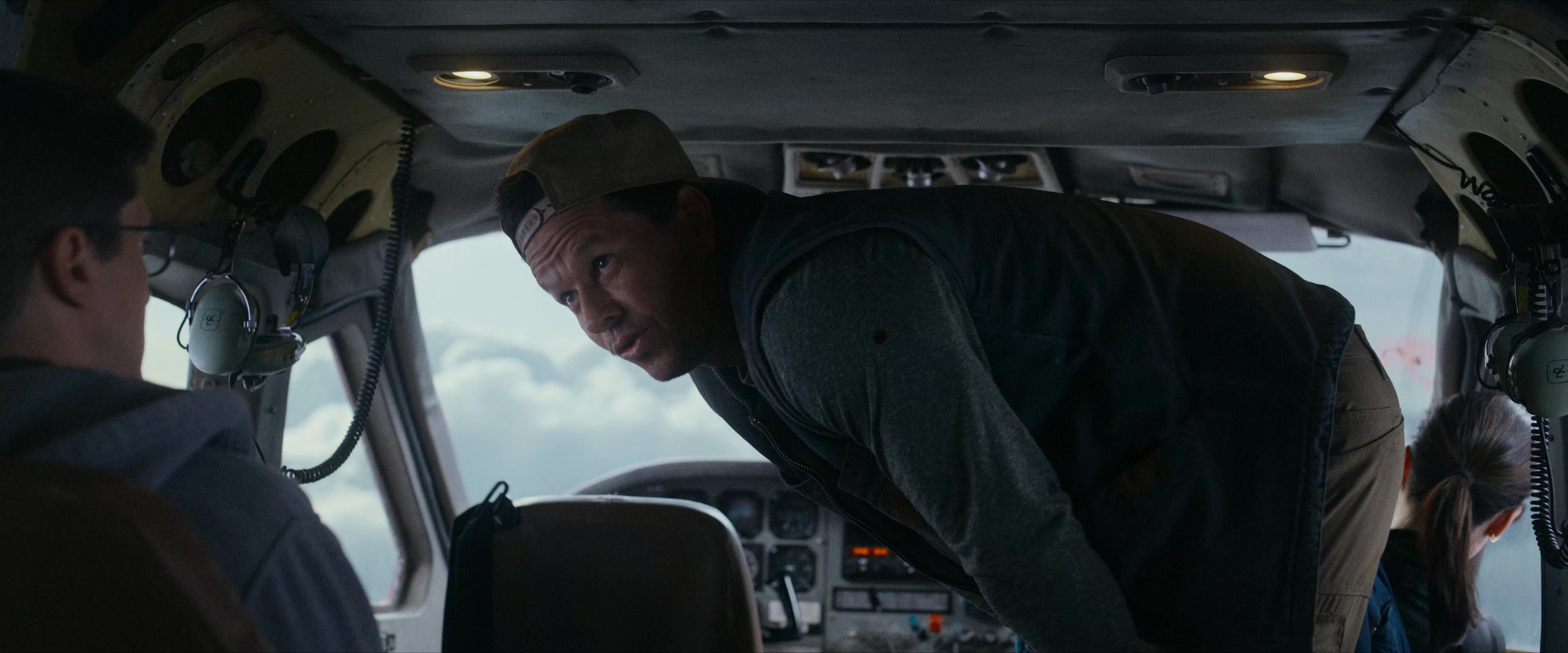 Flight Risk (2025) [4K] HD screenshot 2963